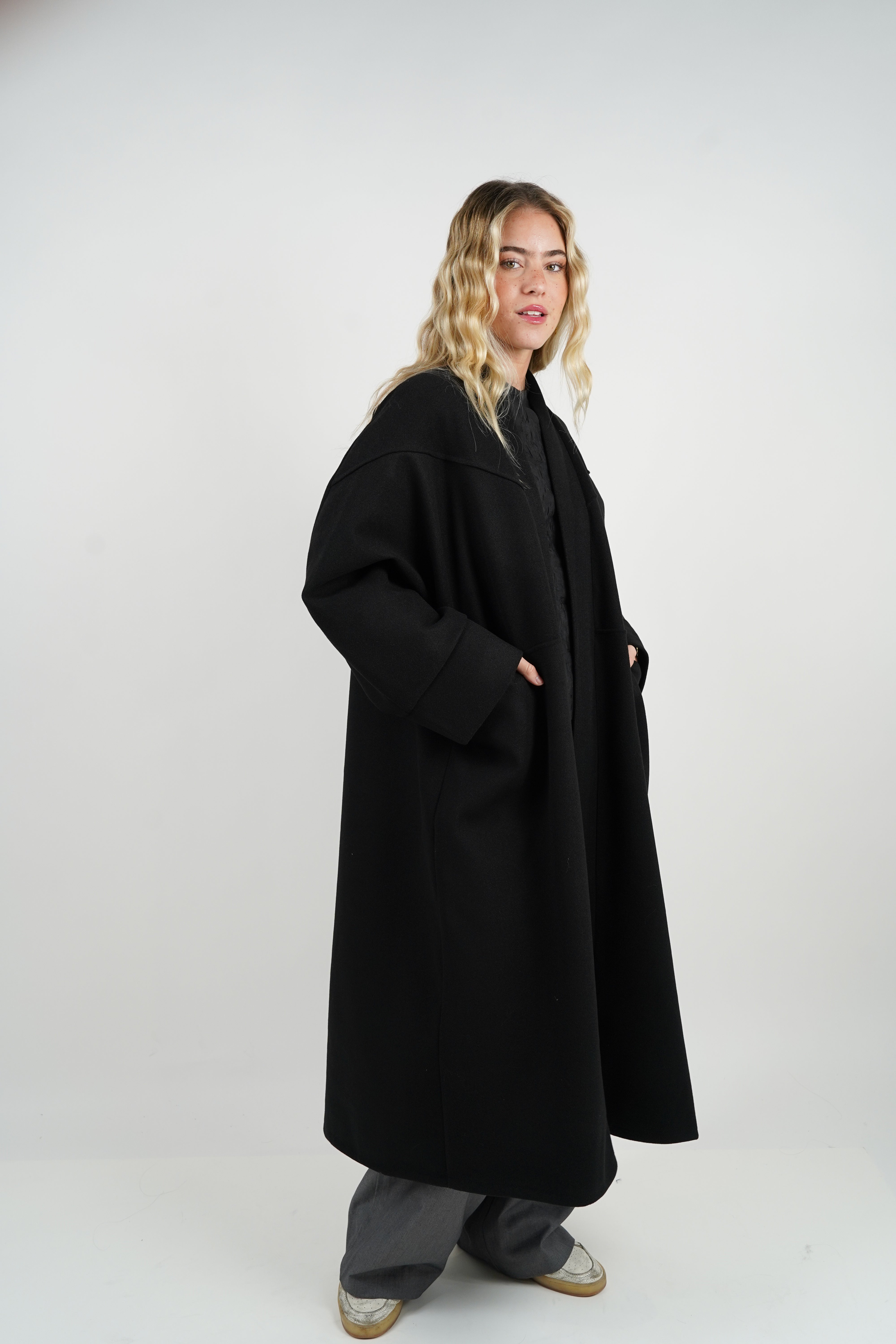 Lya black coat