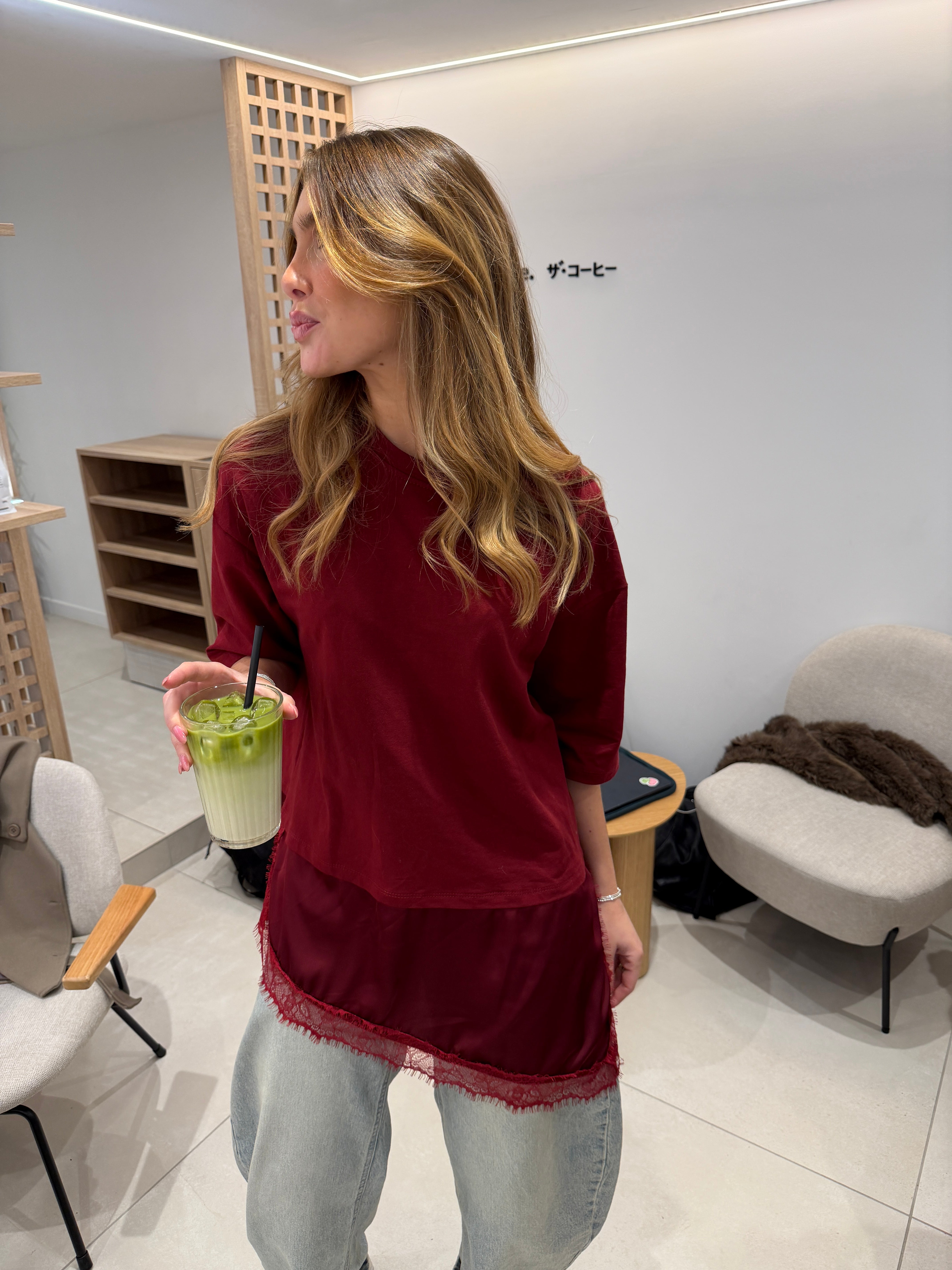 Lizzie burgunderrotes T-Shirt