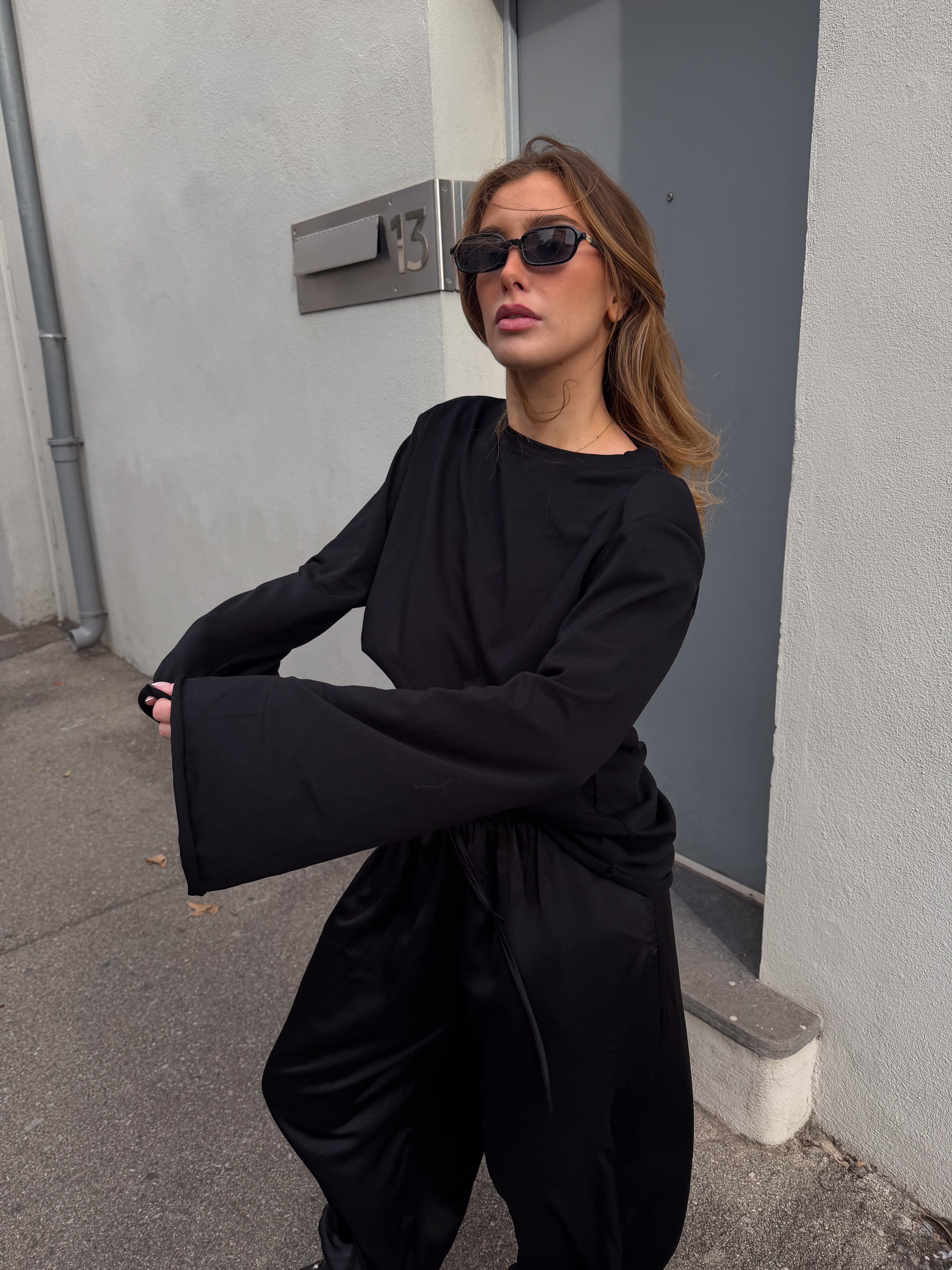 Tee-shirt Anouk noir avec épaulettes