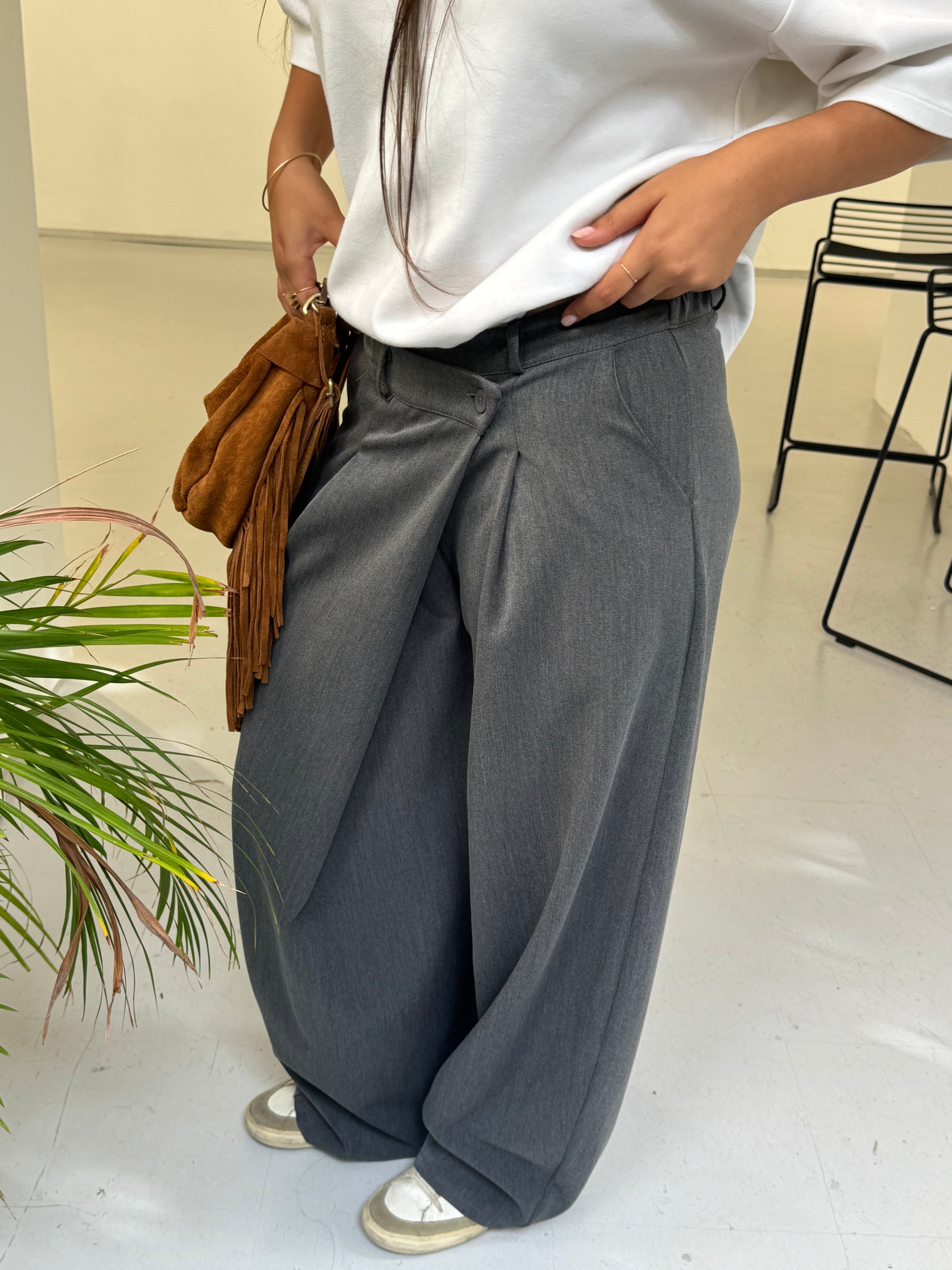 Dunkelgraue Bennie-Hose