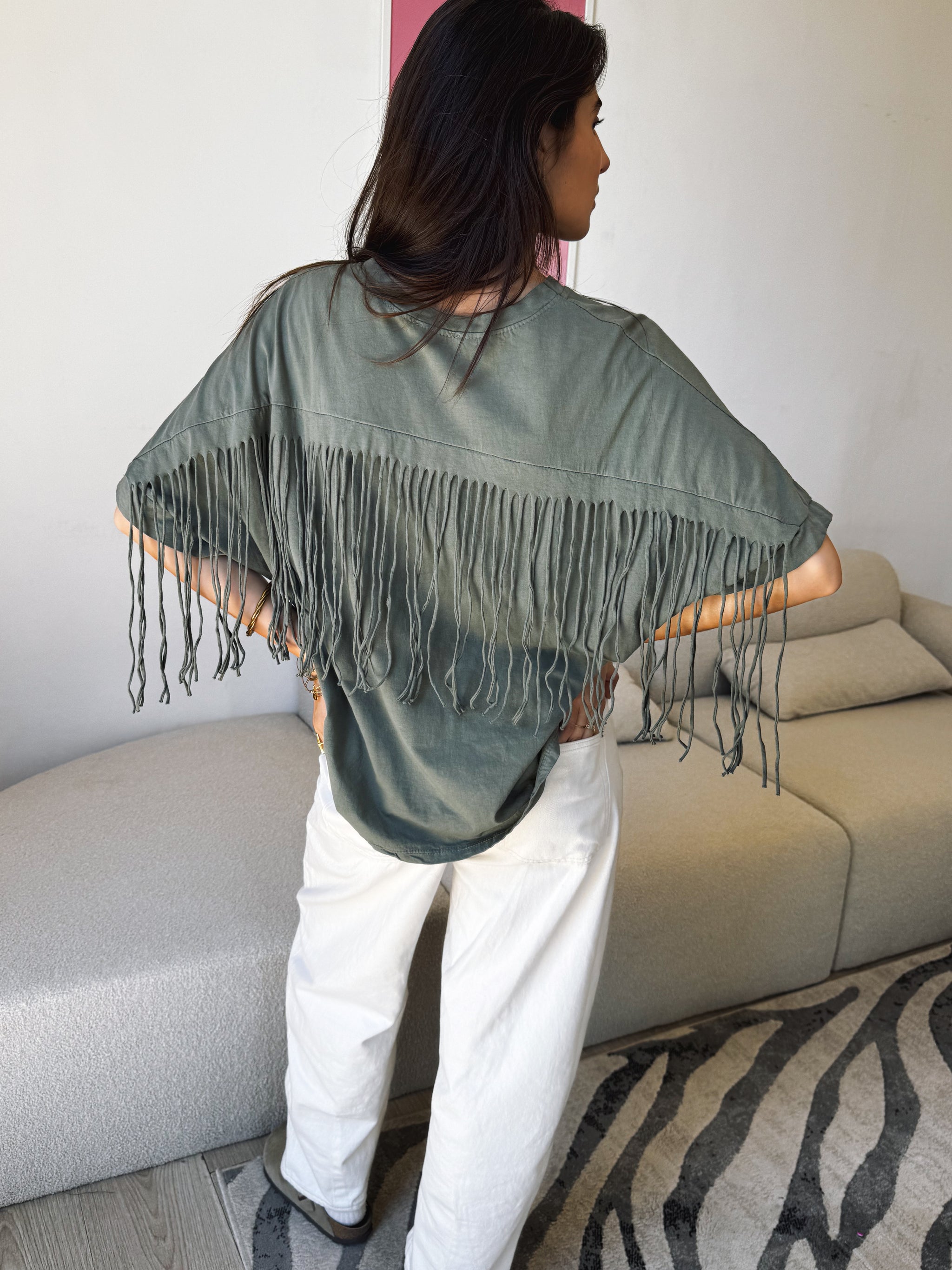 T-SHIRT AVEC FRANGES À L’OURLET