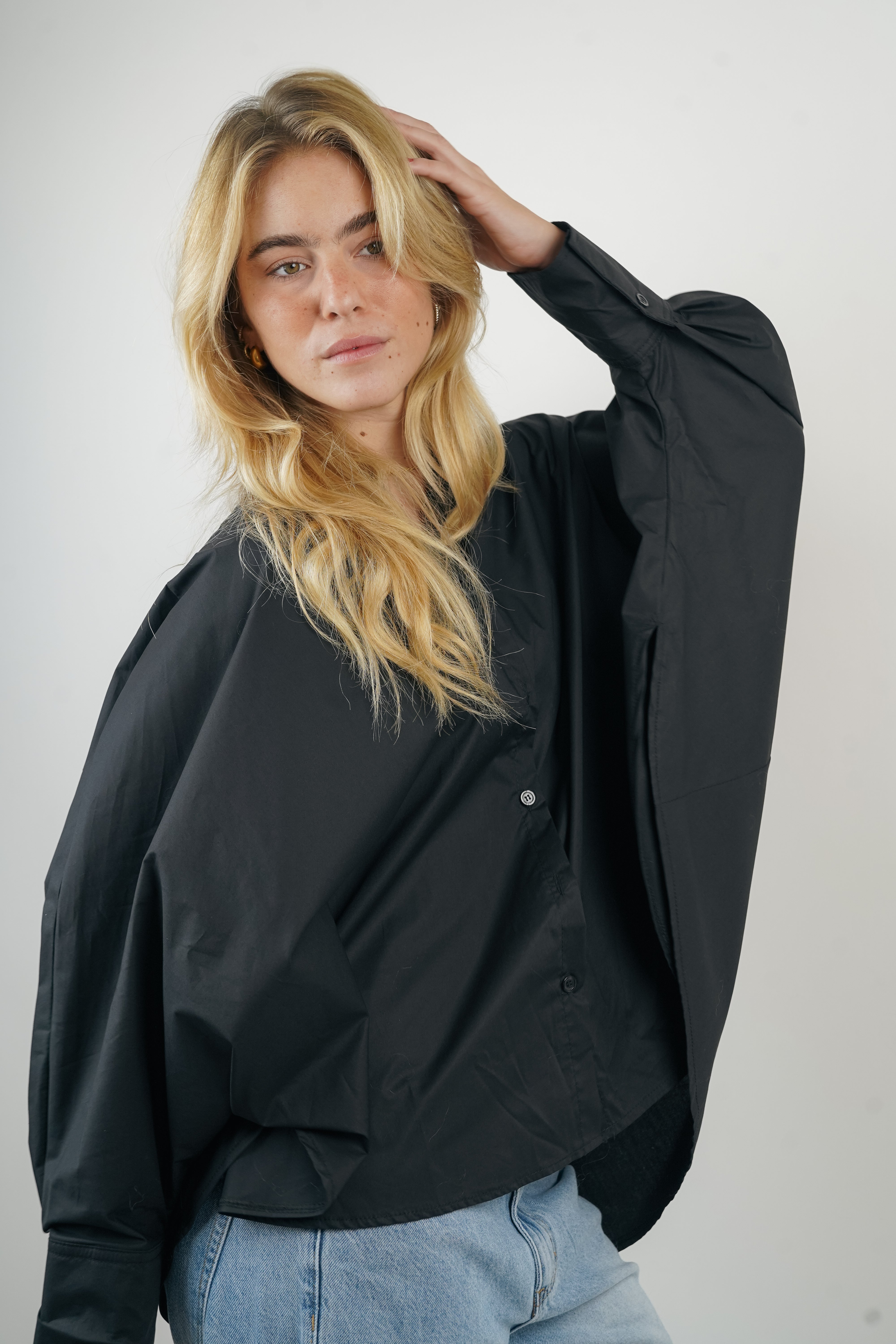 Black batwing sleeve cotton shirt