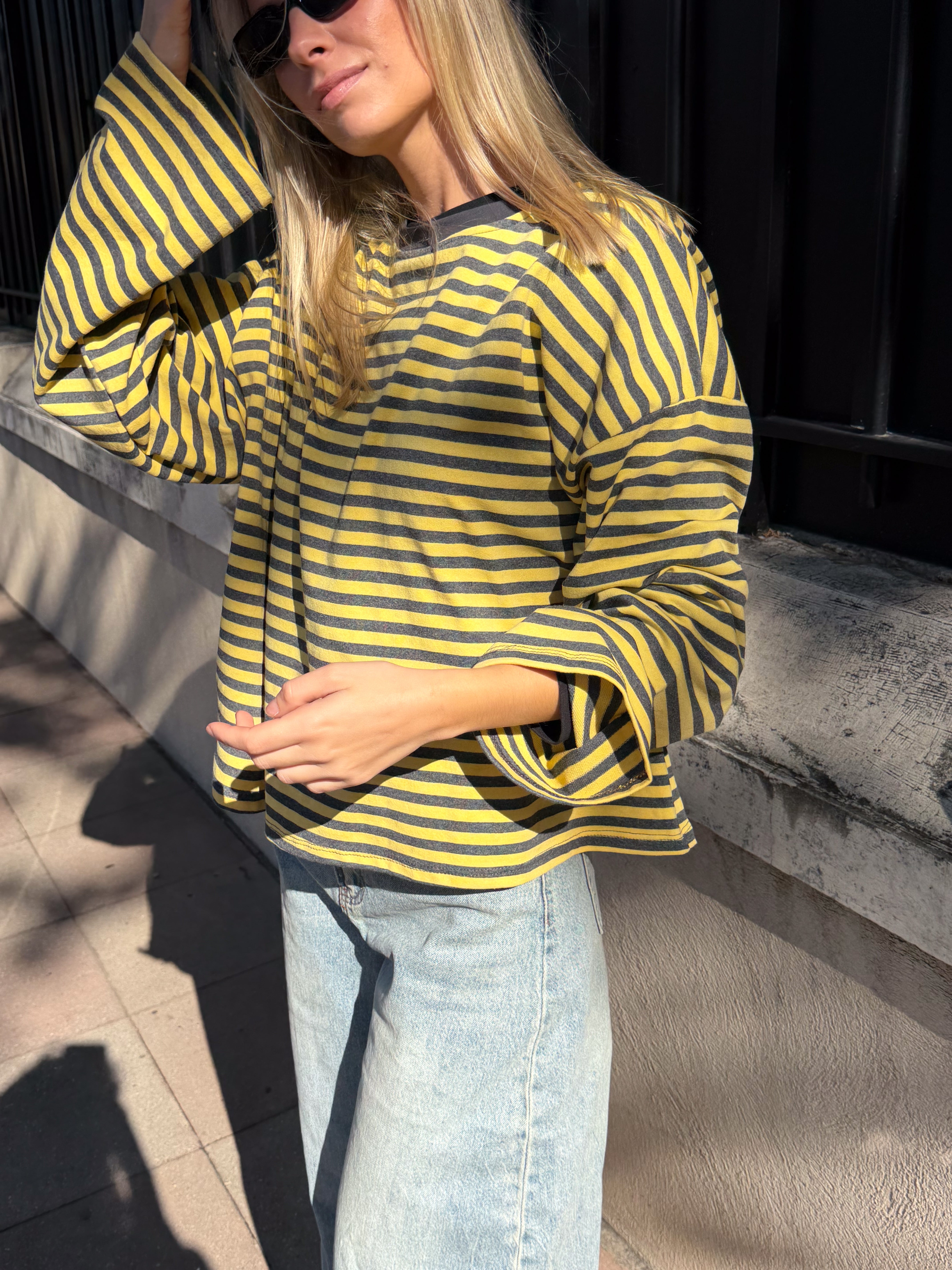 T-shirt Océane amarelo e cinzento