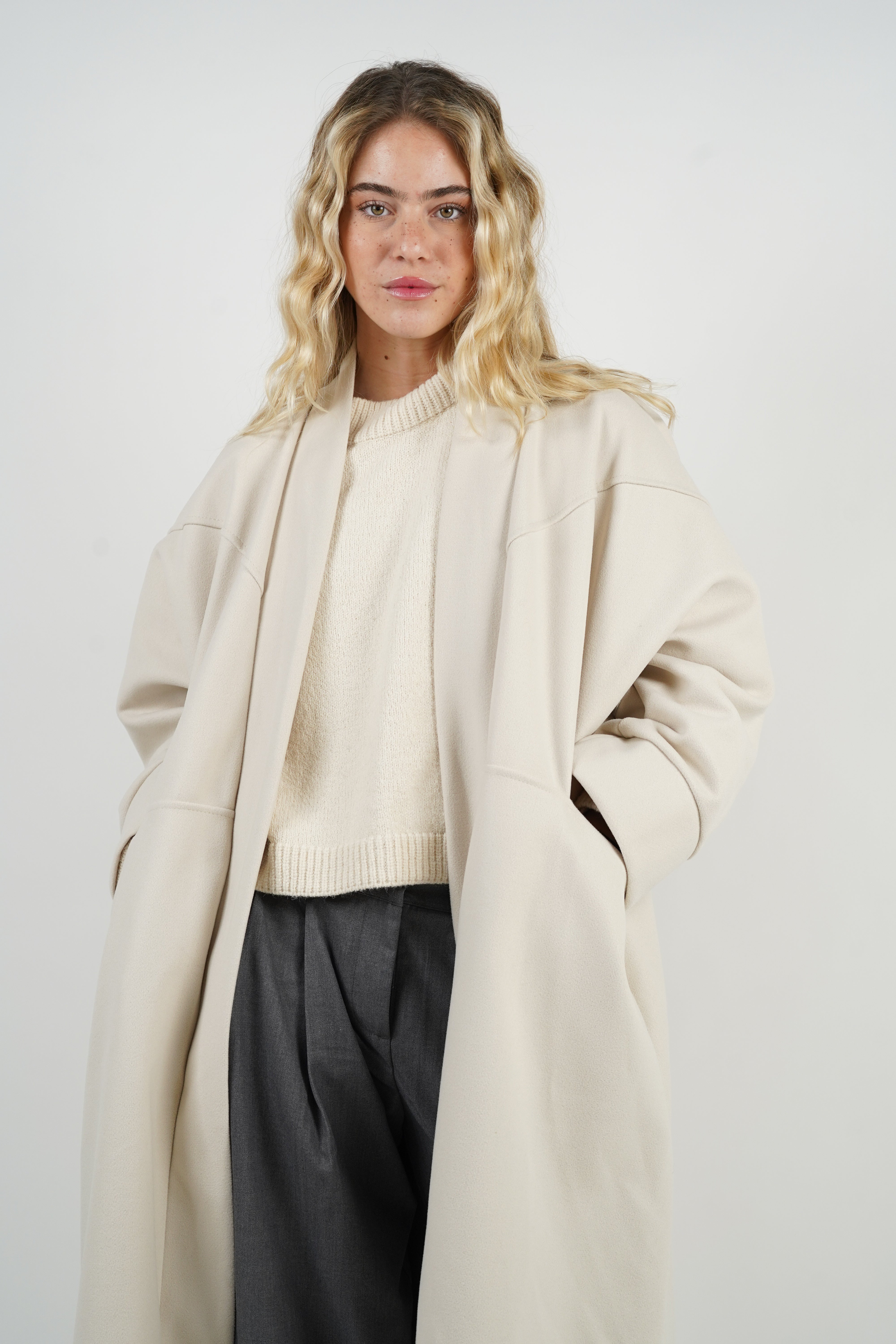 Lya beige coat