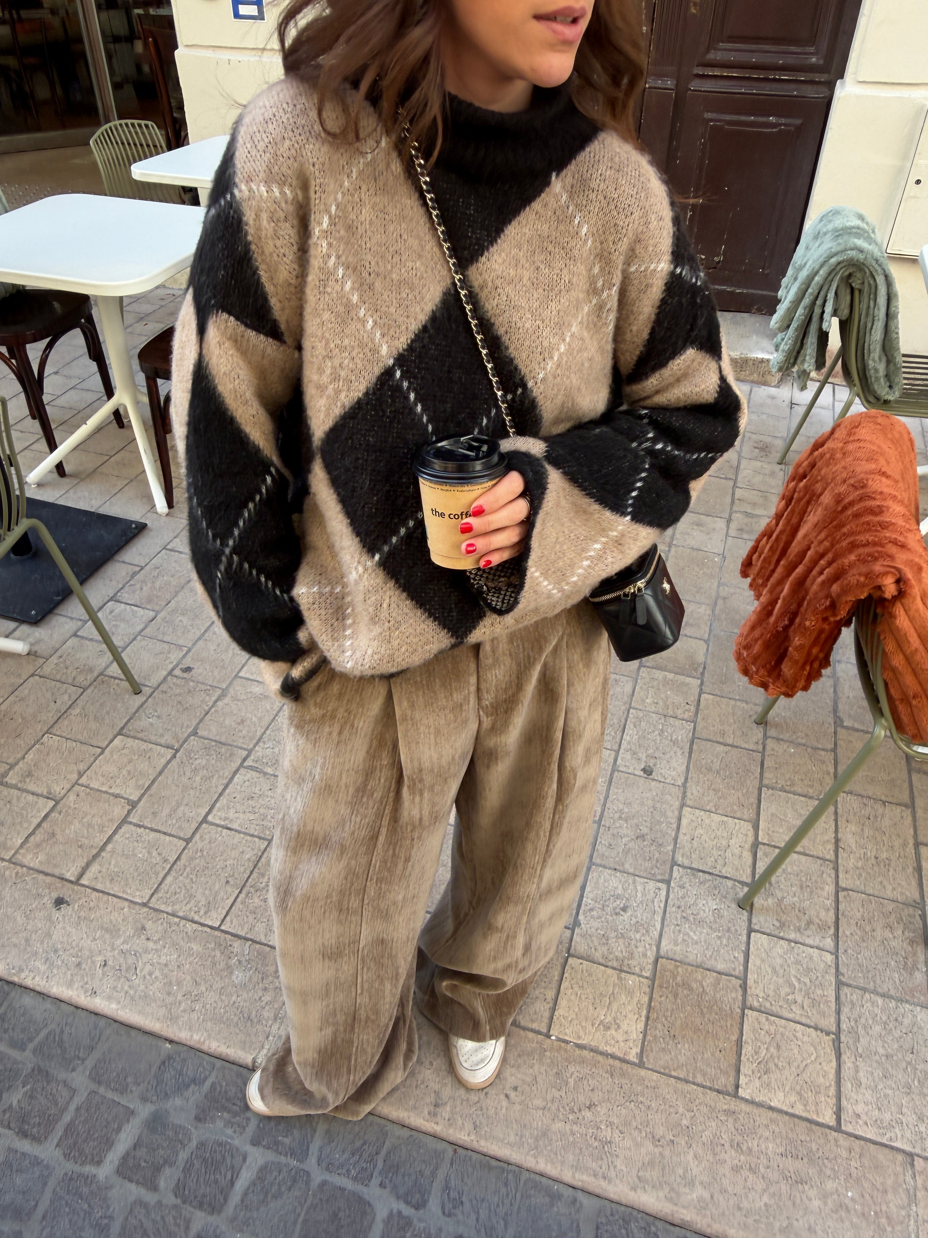 Candice schwarzer und beiger Pullover