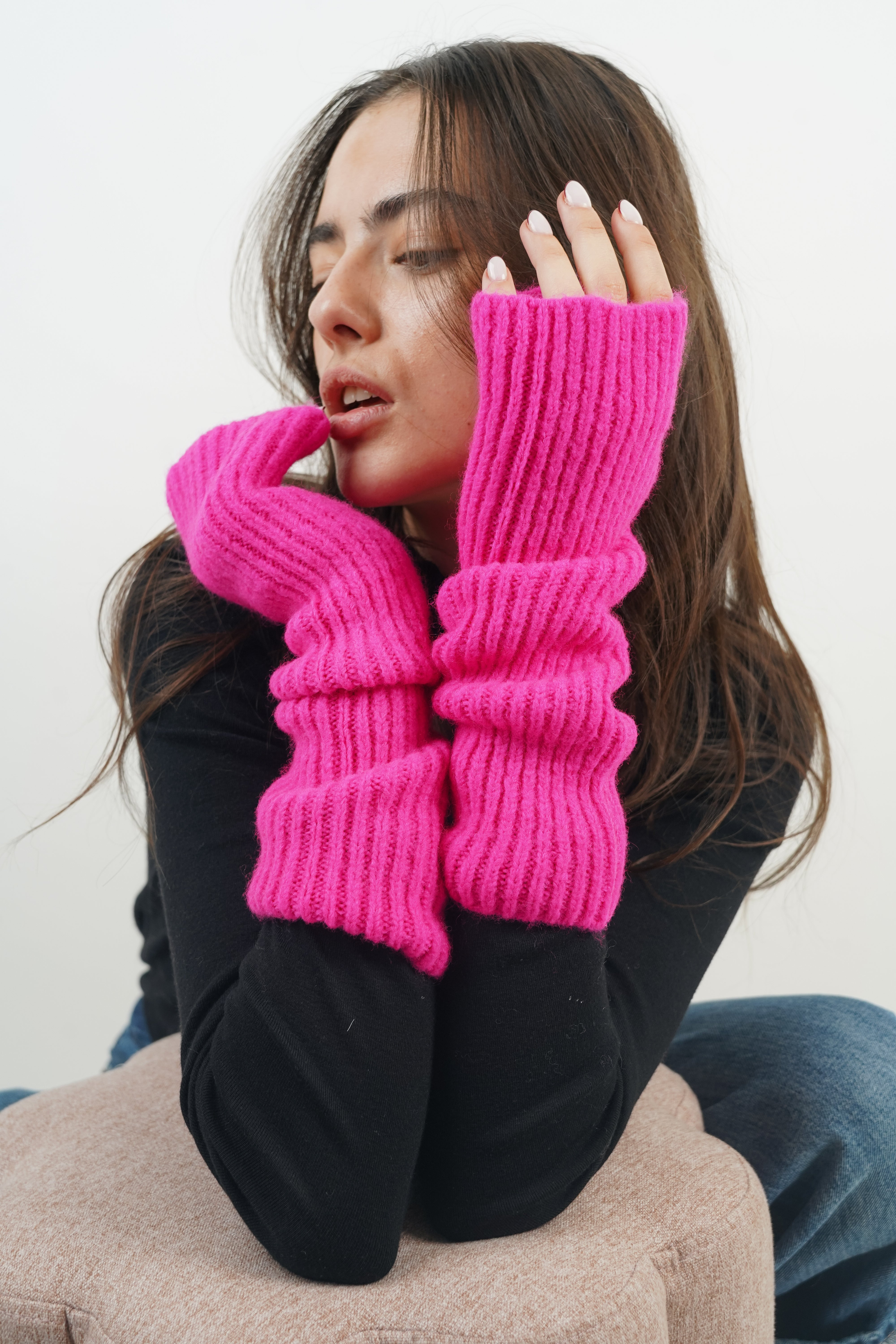 قفازات ماشا بدون أصابع باللون الوردي الفوشيا