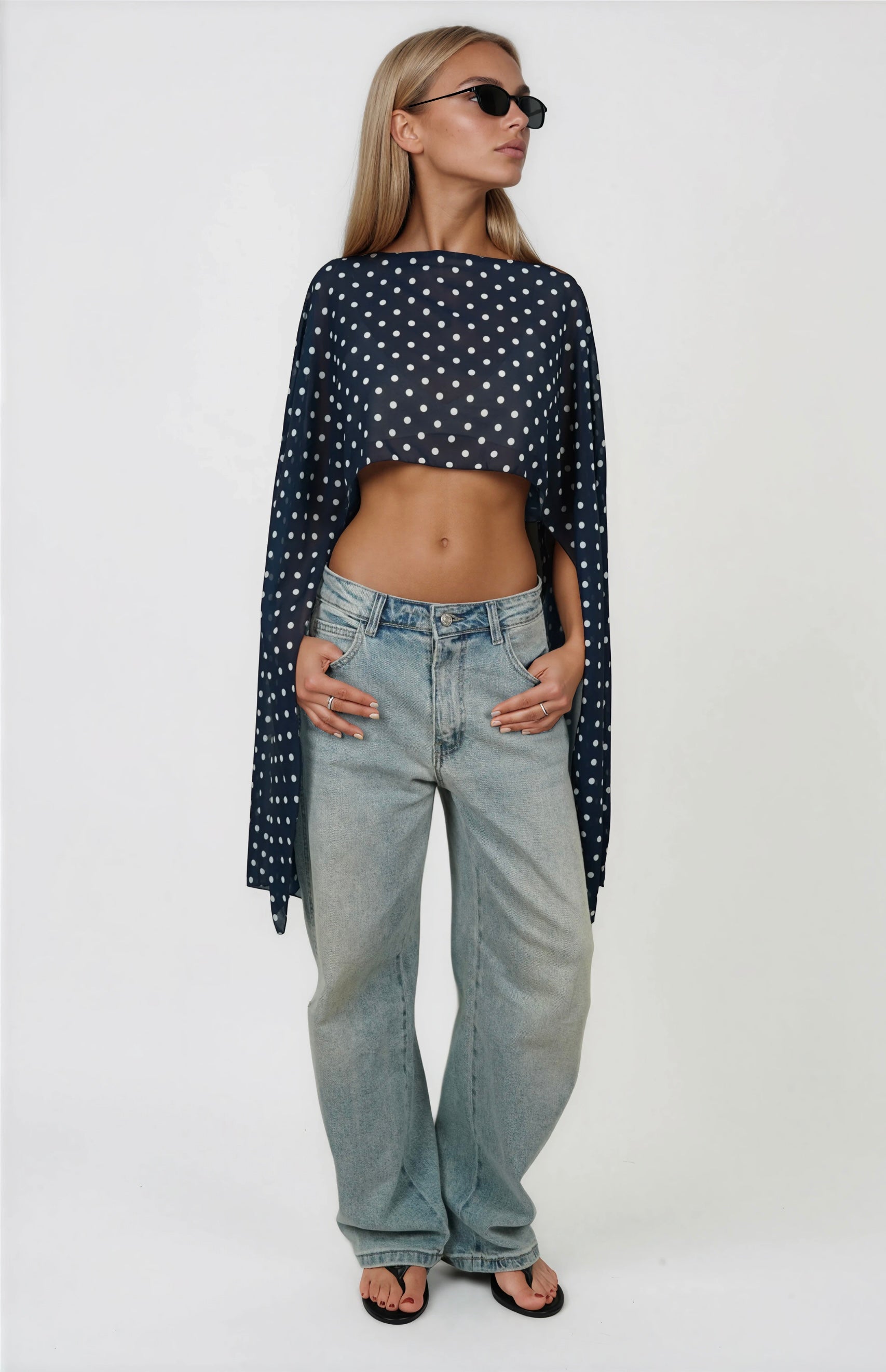 Cape Cherry bleu marine et blanche