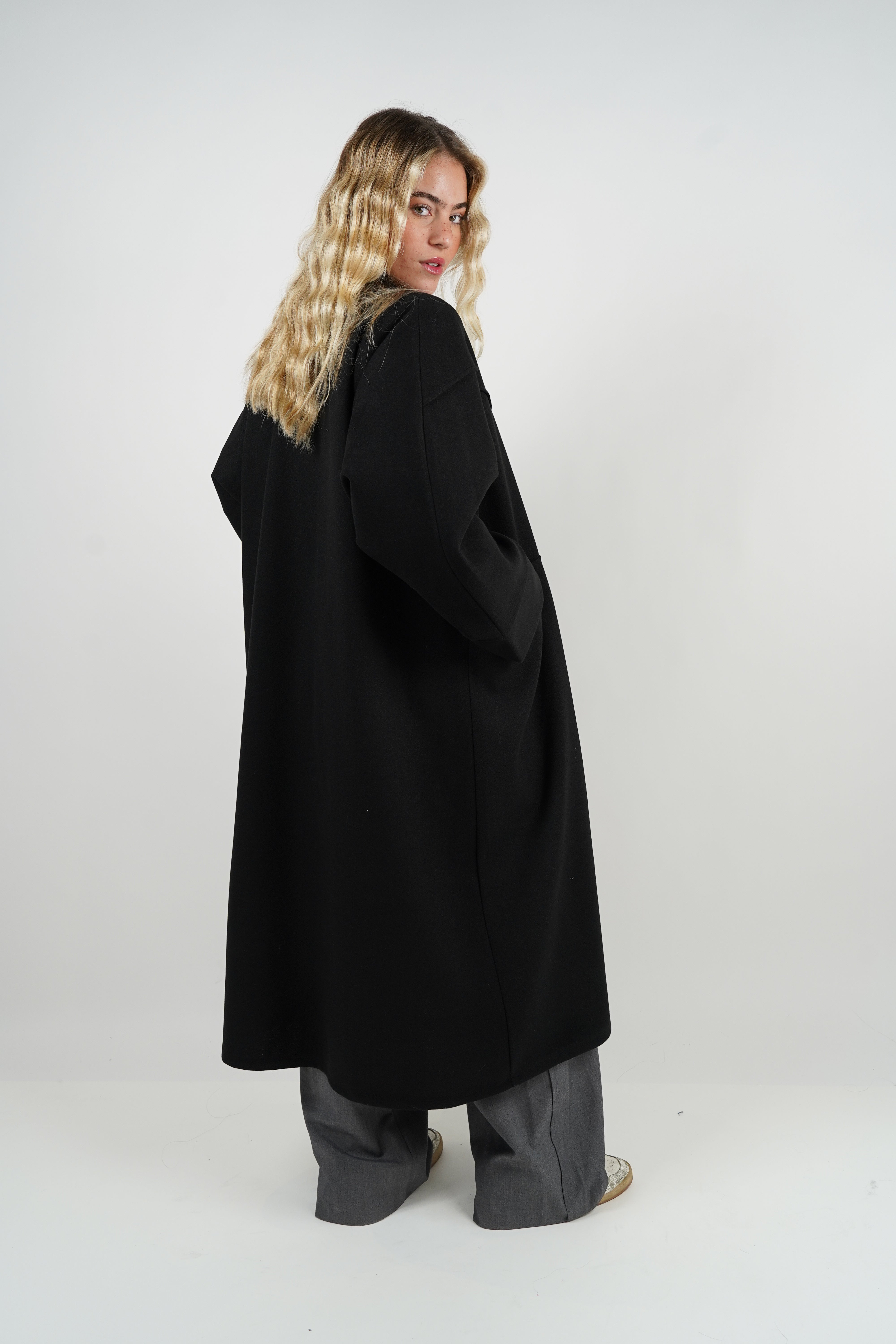 Lya black coat