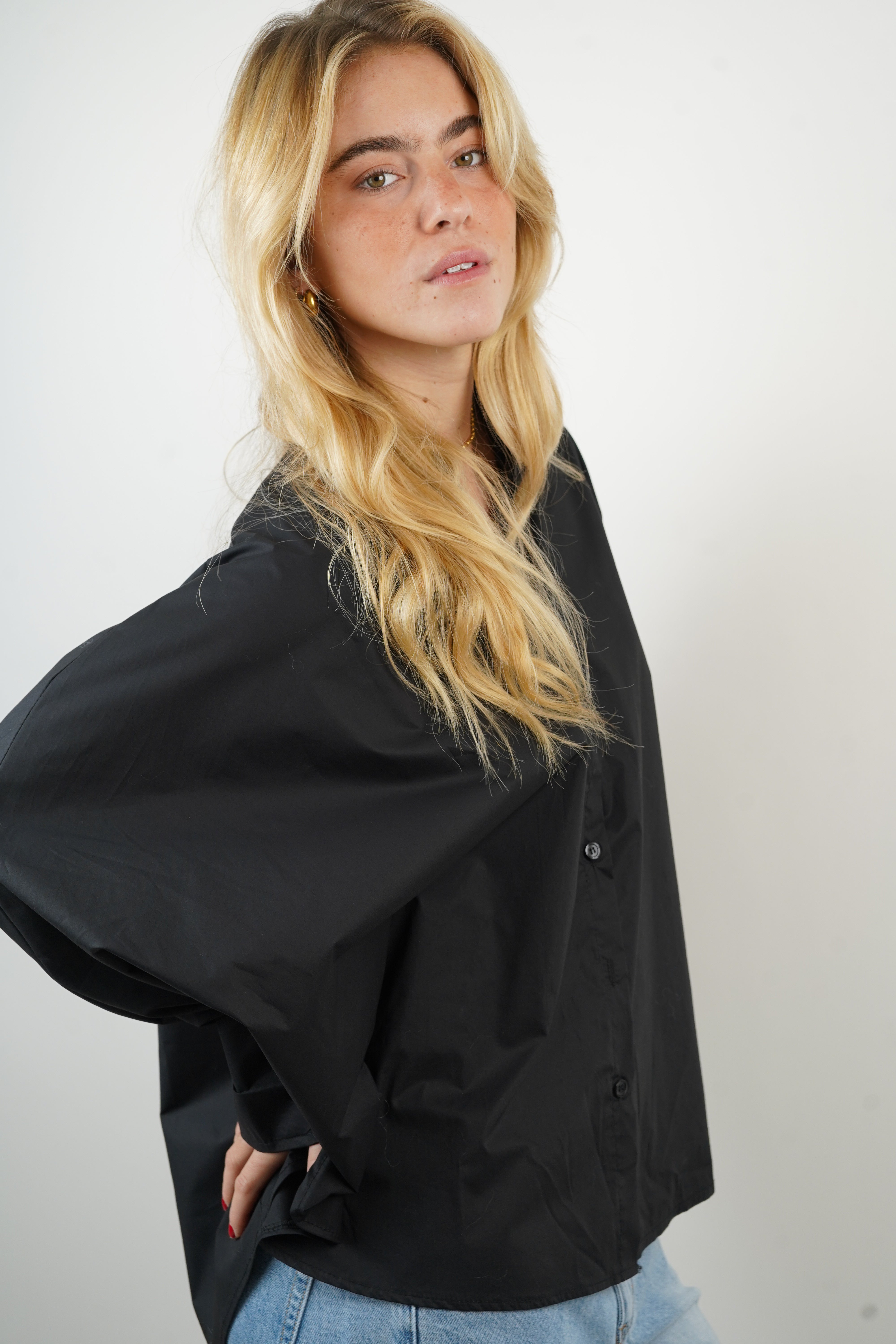 Black batwing sleeve cotton shirt