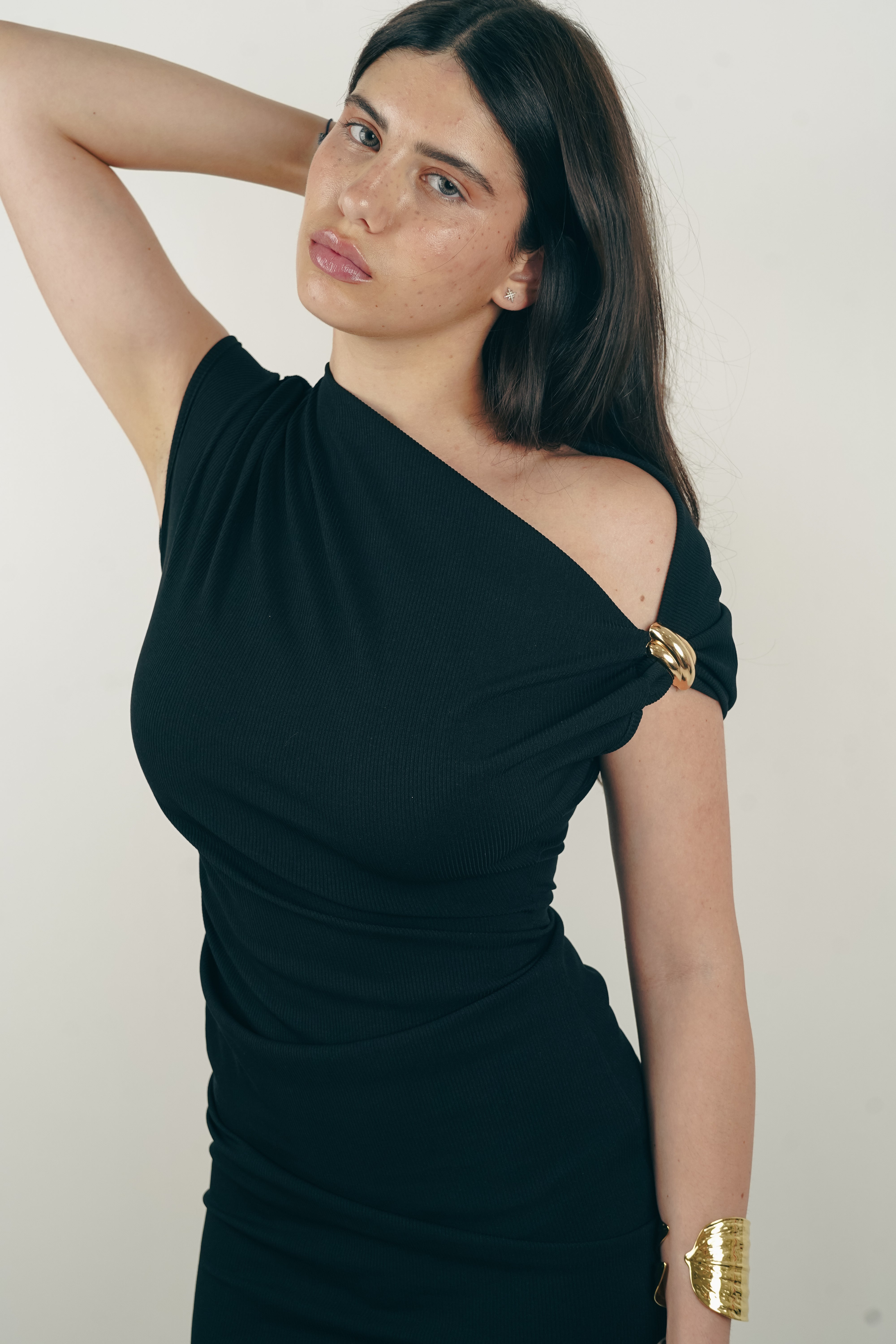 فستان ماديسون الأسود