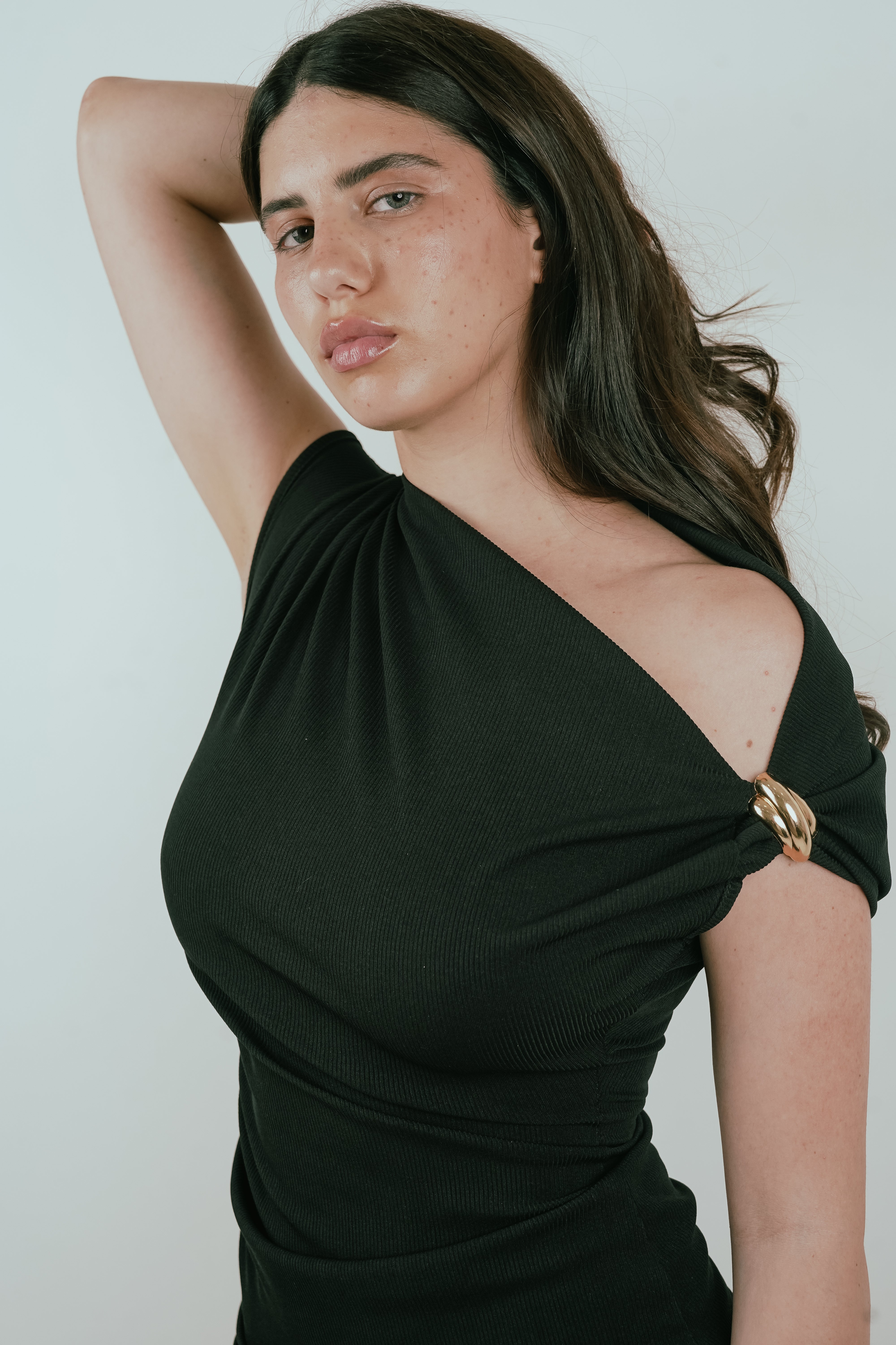 فستان ماديسون الأسود