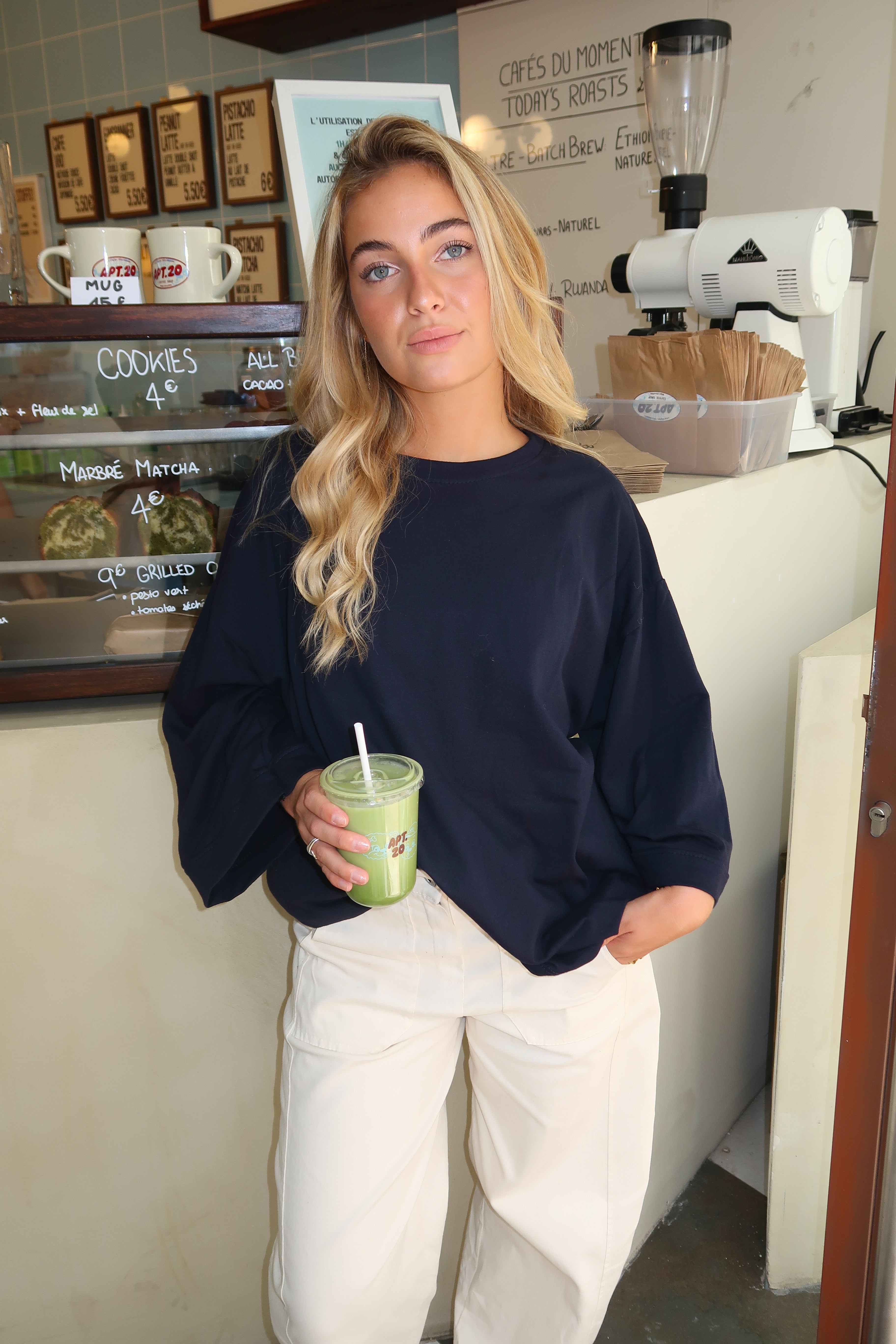 T-shirt Cecile mørkeblå