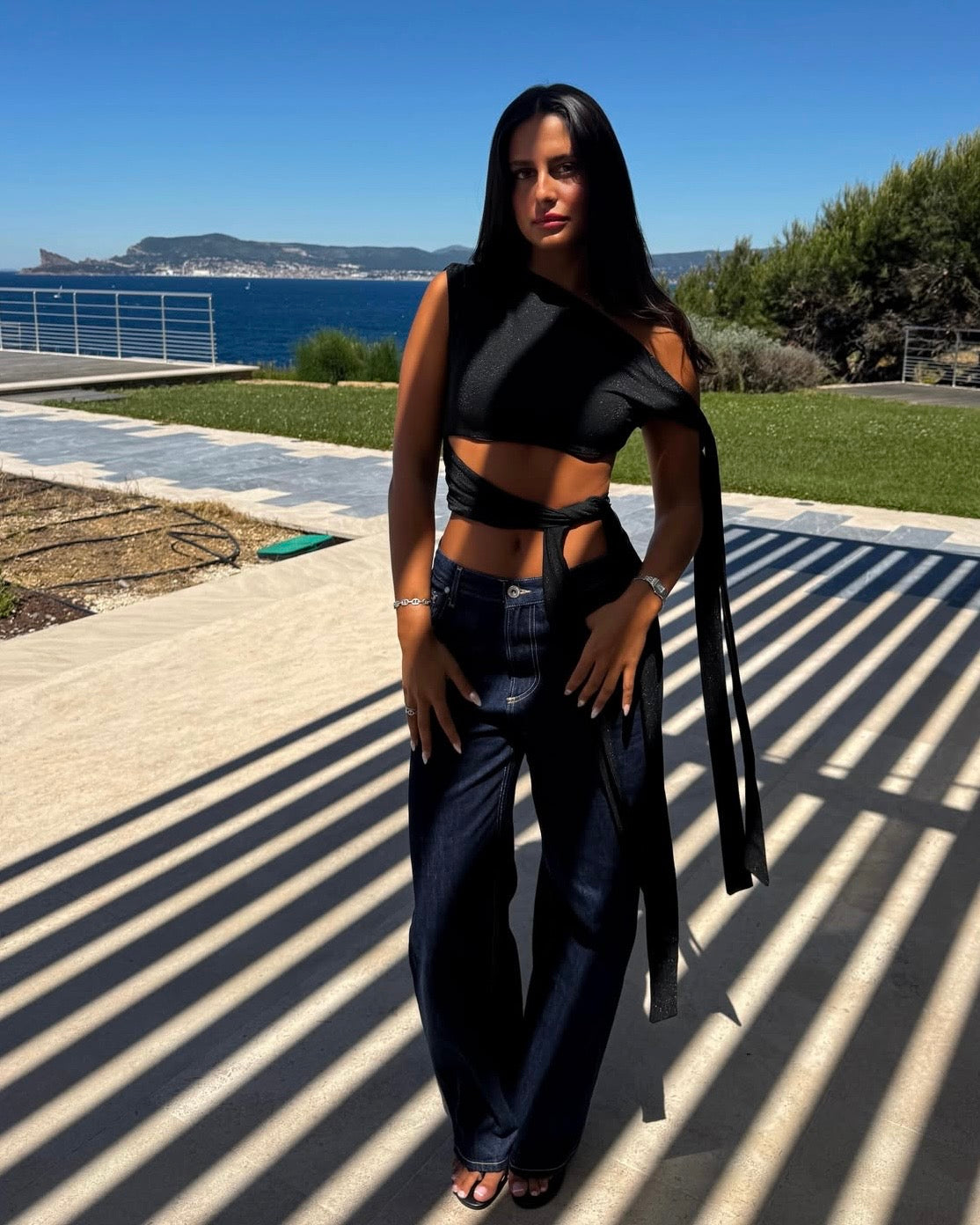 Top Avery negru