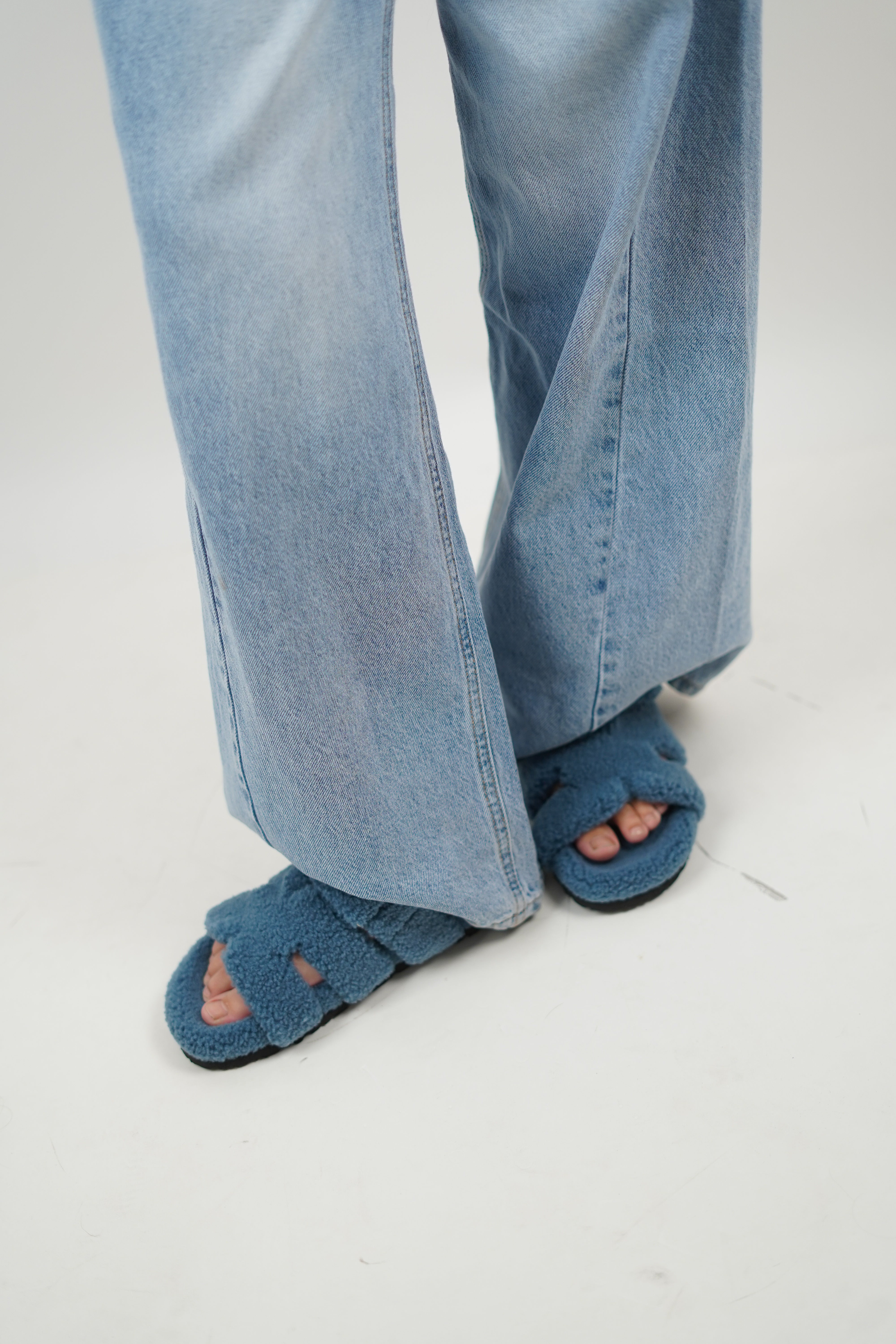 Blue furry sandals 