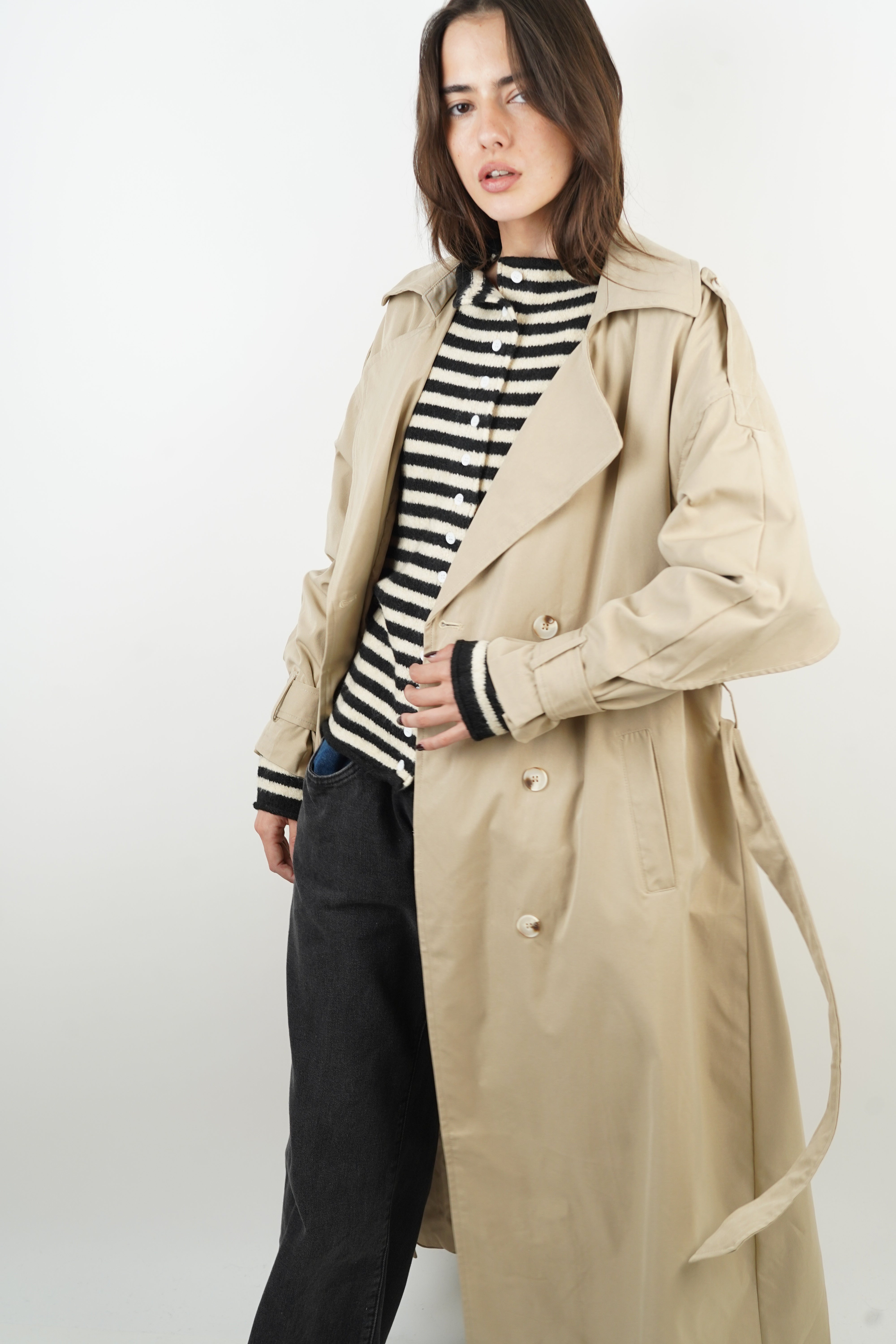 Nervely beige trench coat