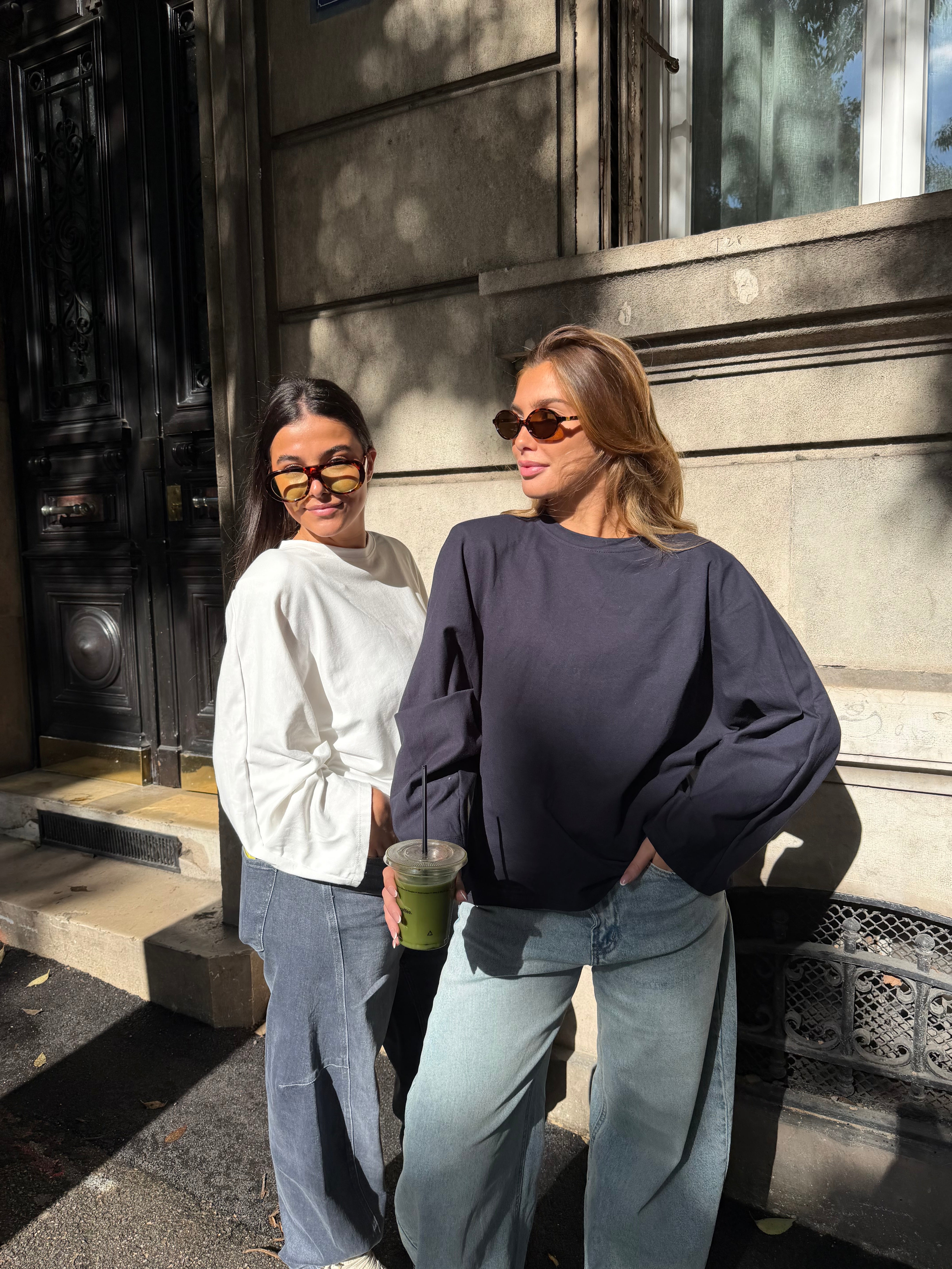 Theodora white t-shirt with shoulder pads