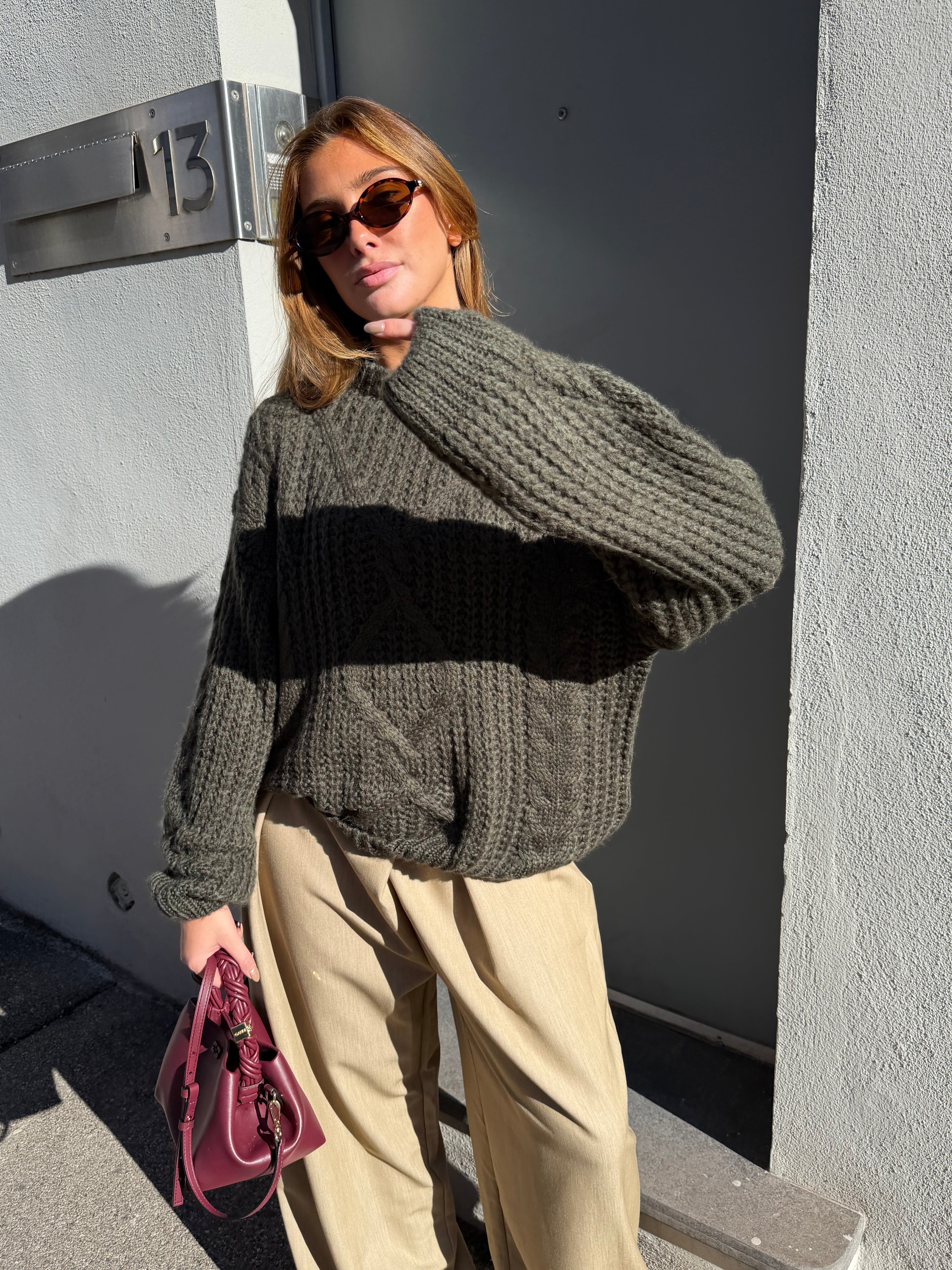 Monica Khaki-Pullover