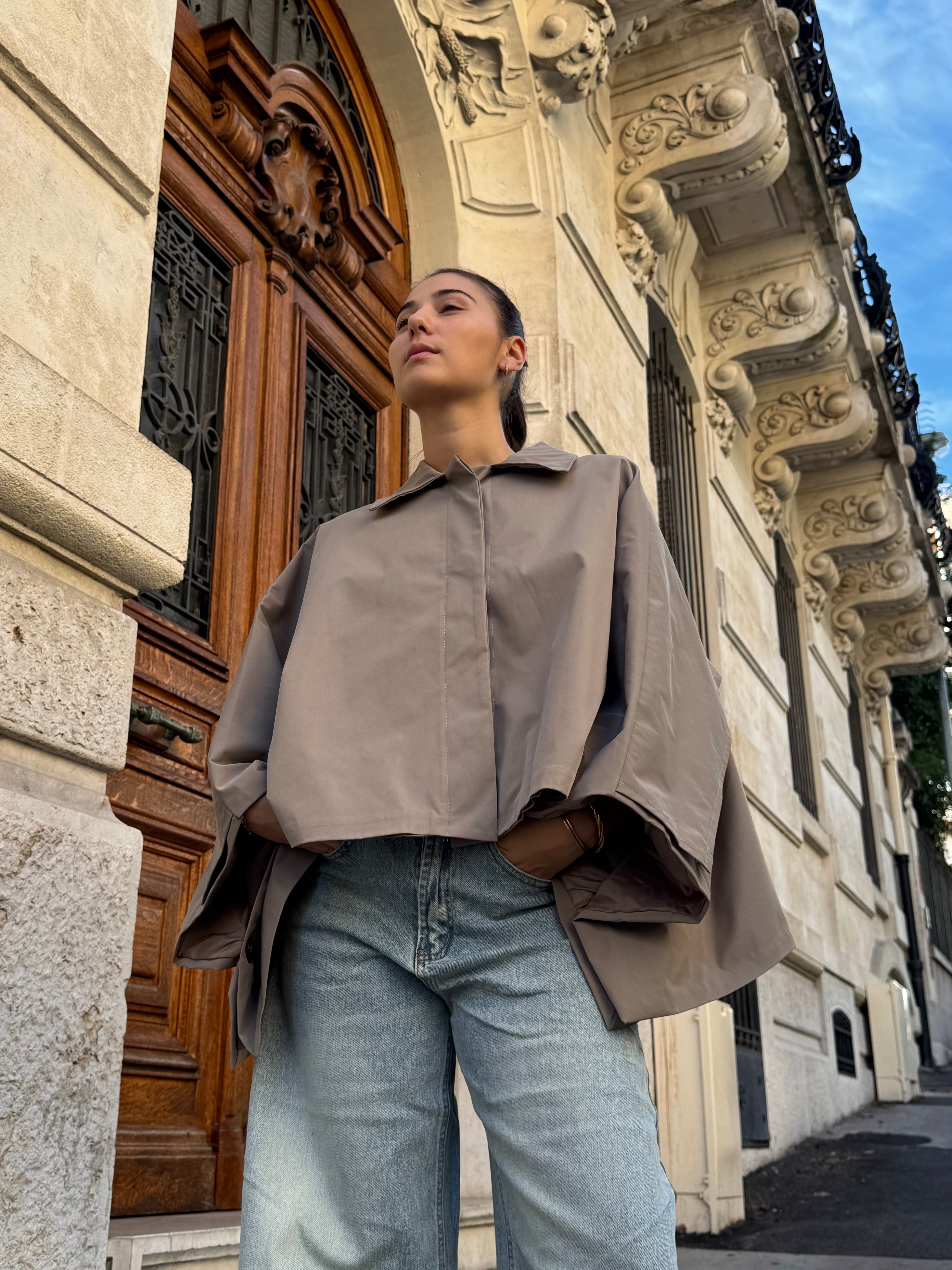 Taupefarbener Umhang Fanny