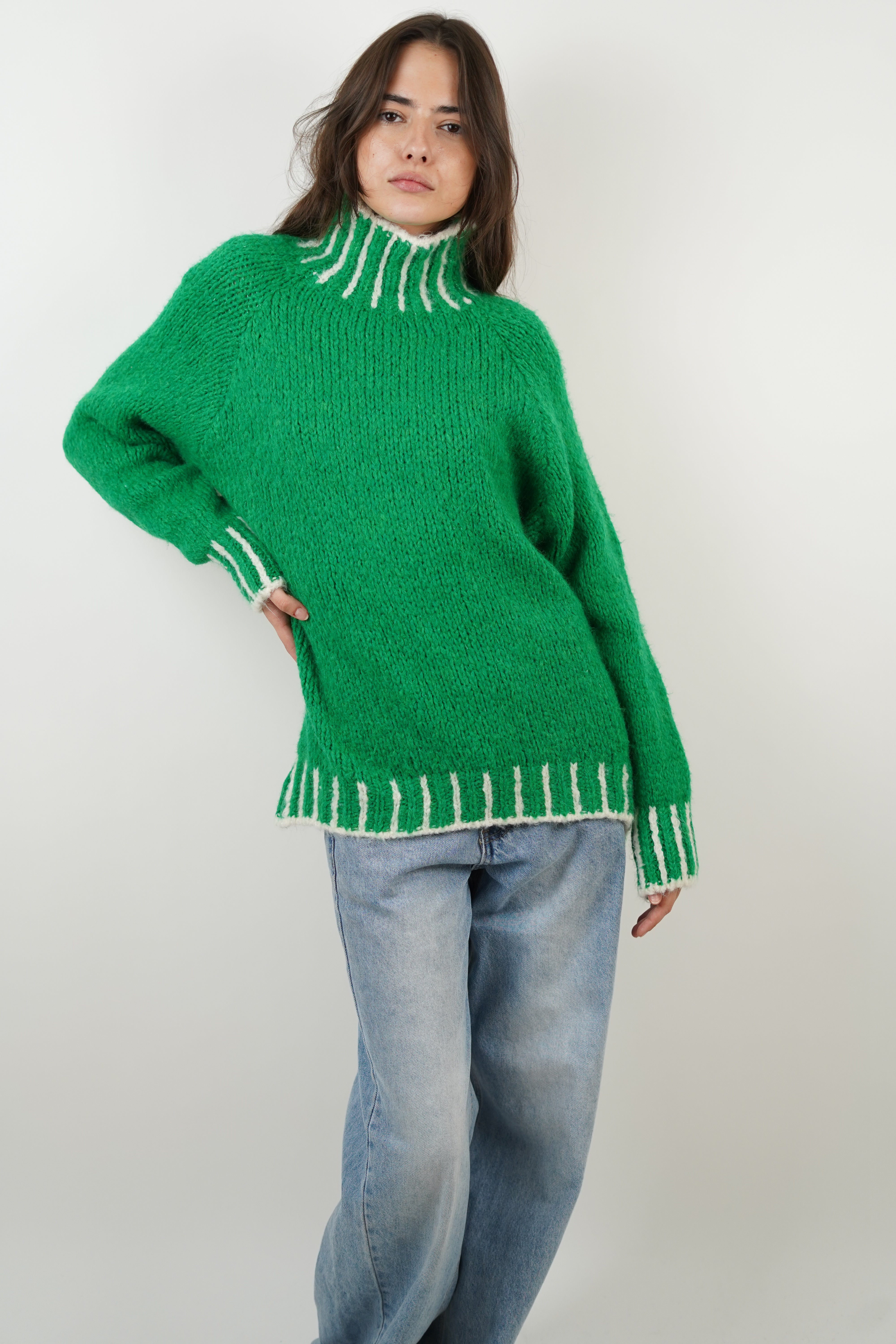 Gena green sweater