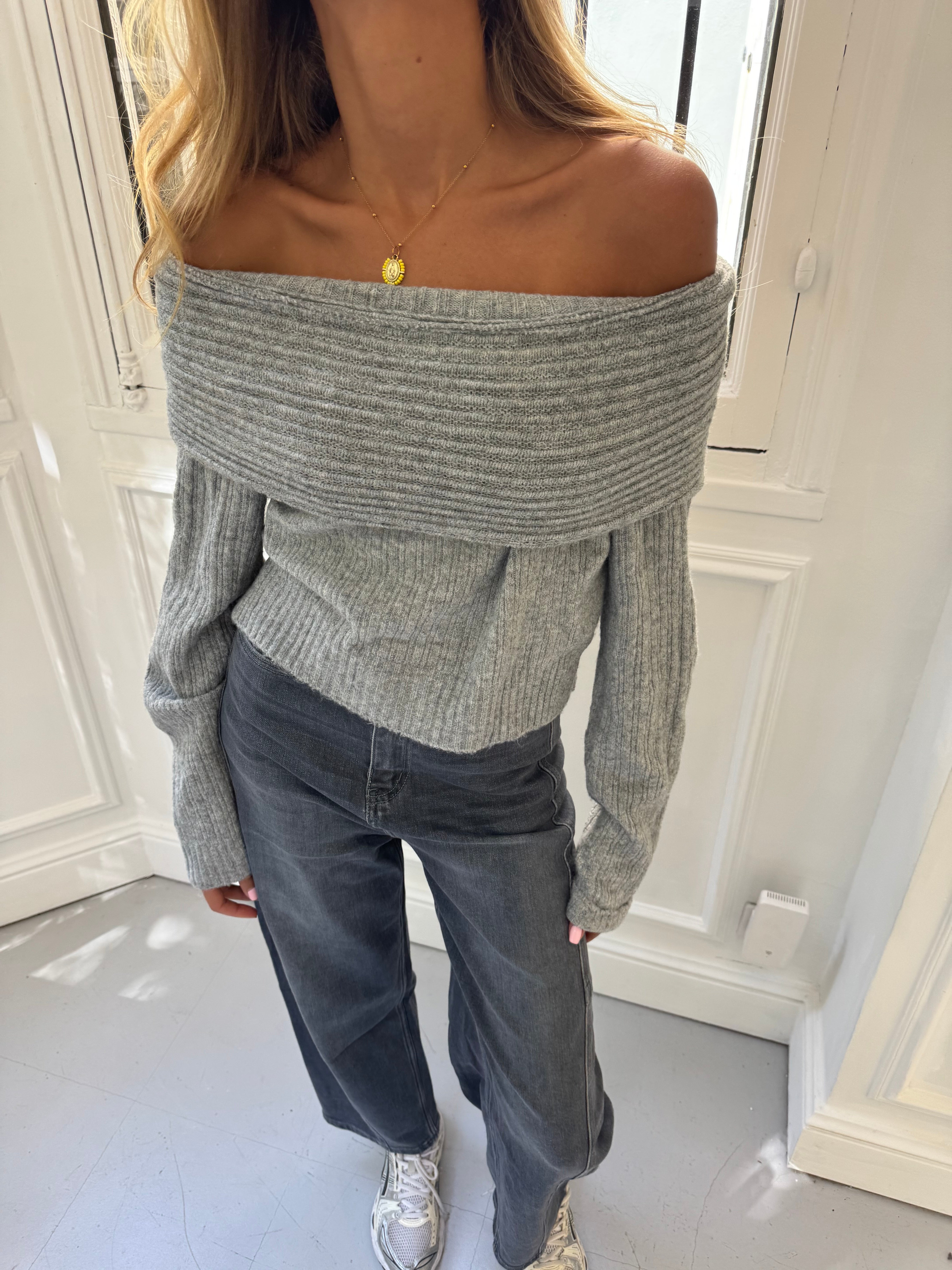 Evy gray sweater
