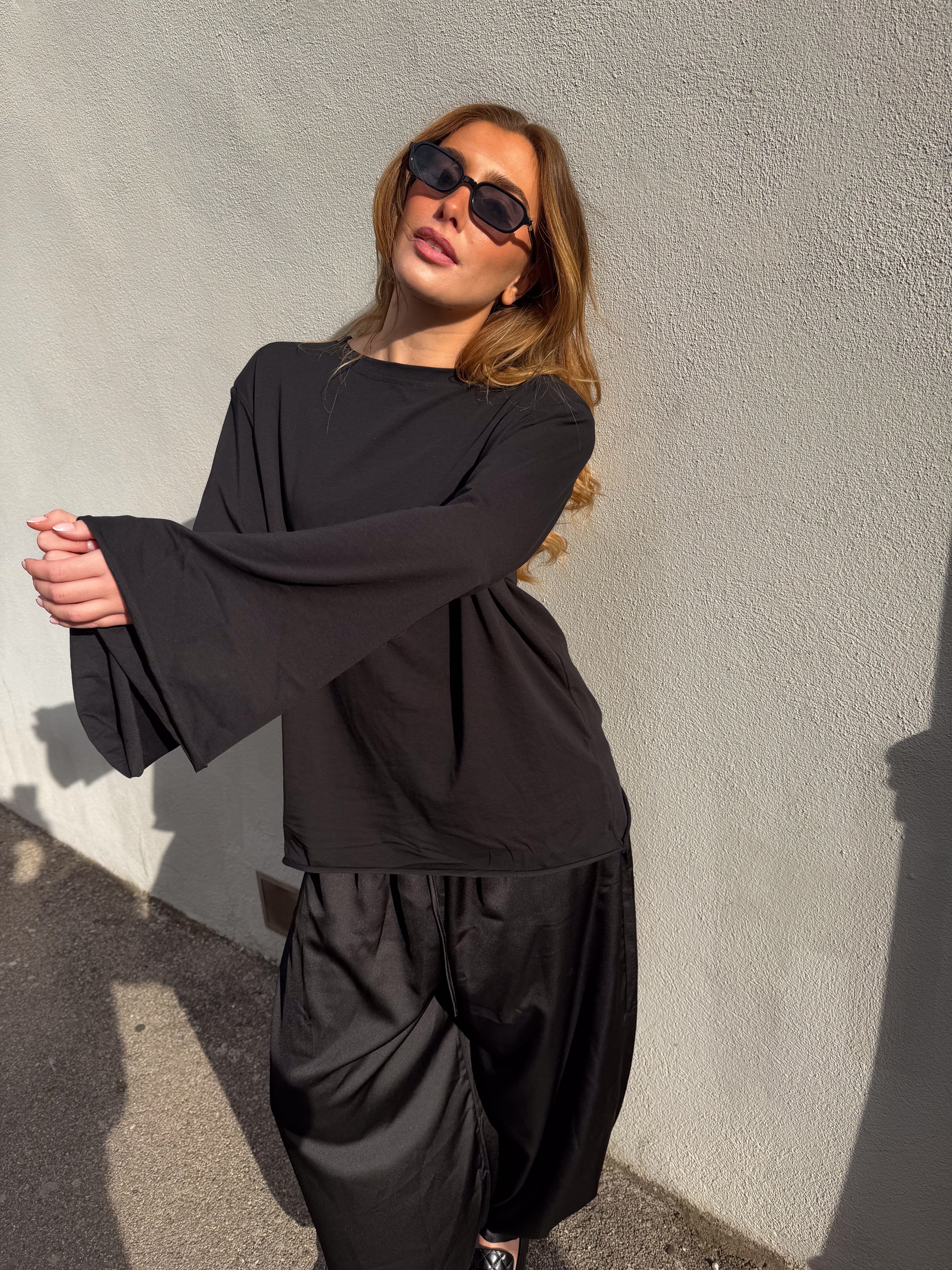 Tee-shirt Anouk noir avec épaulettes