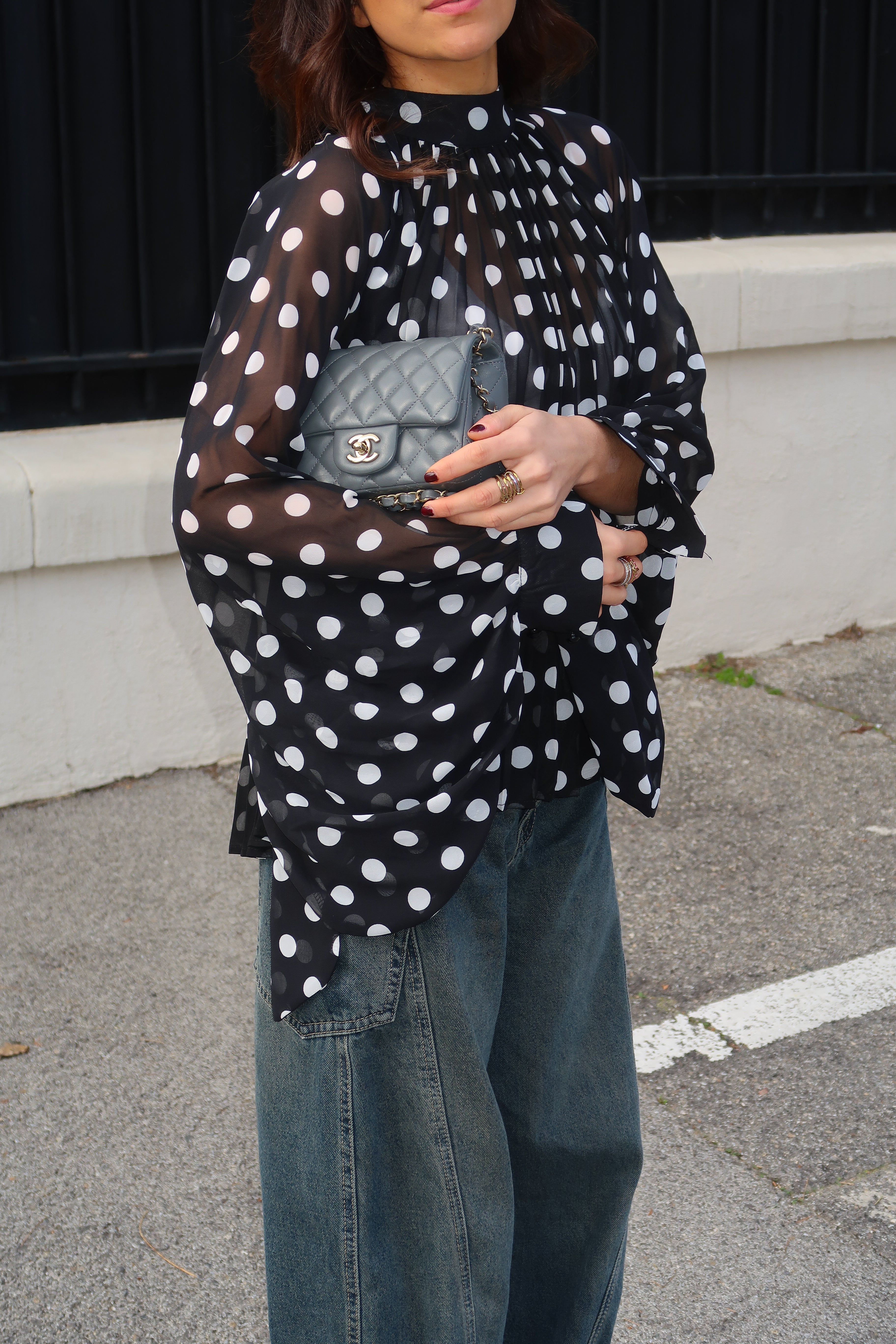 Éléanore-musta pusero