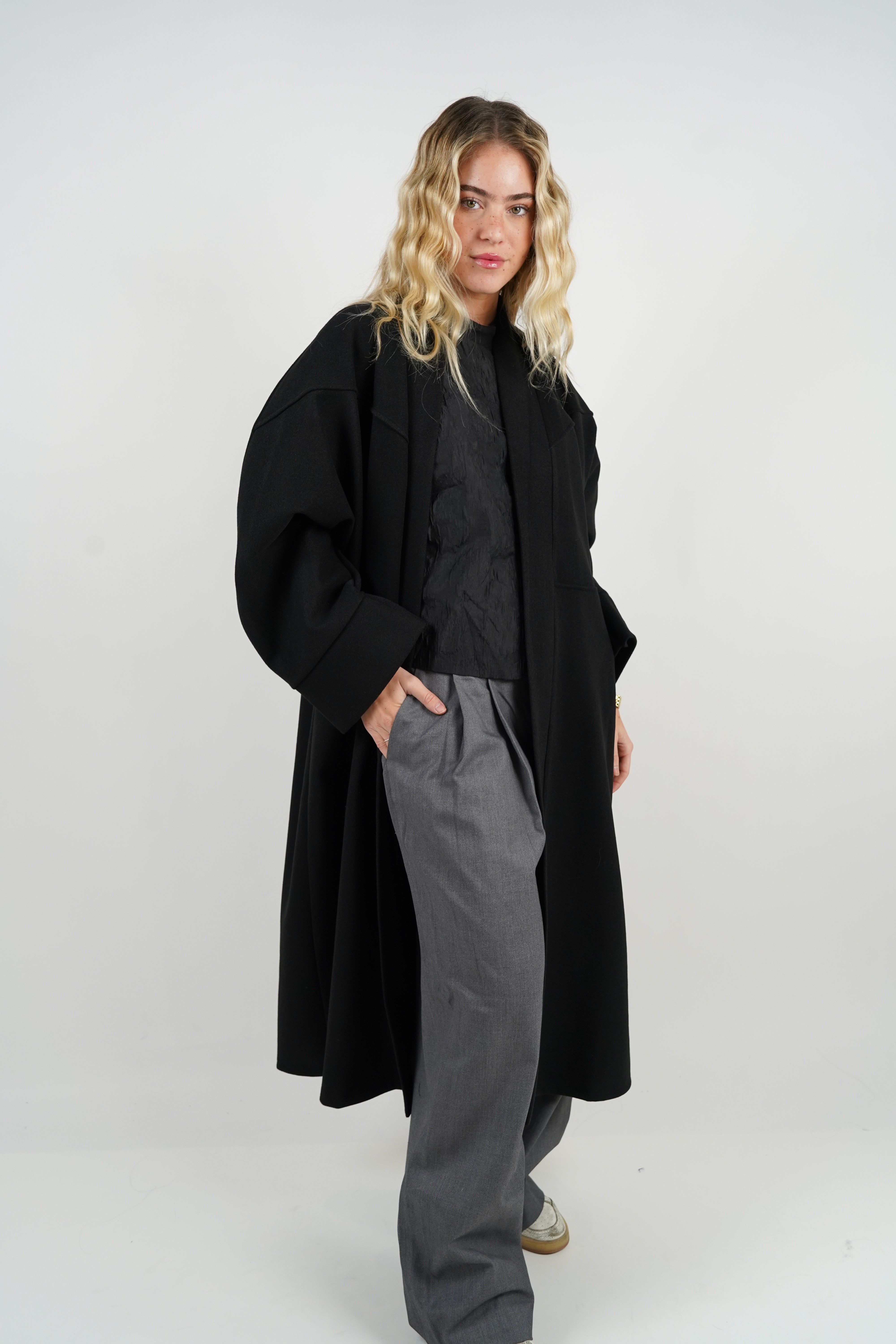 Lya black coat