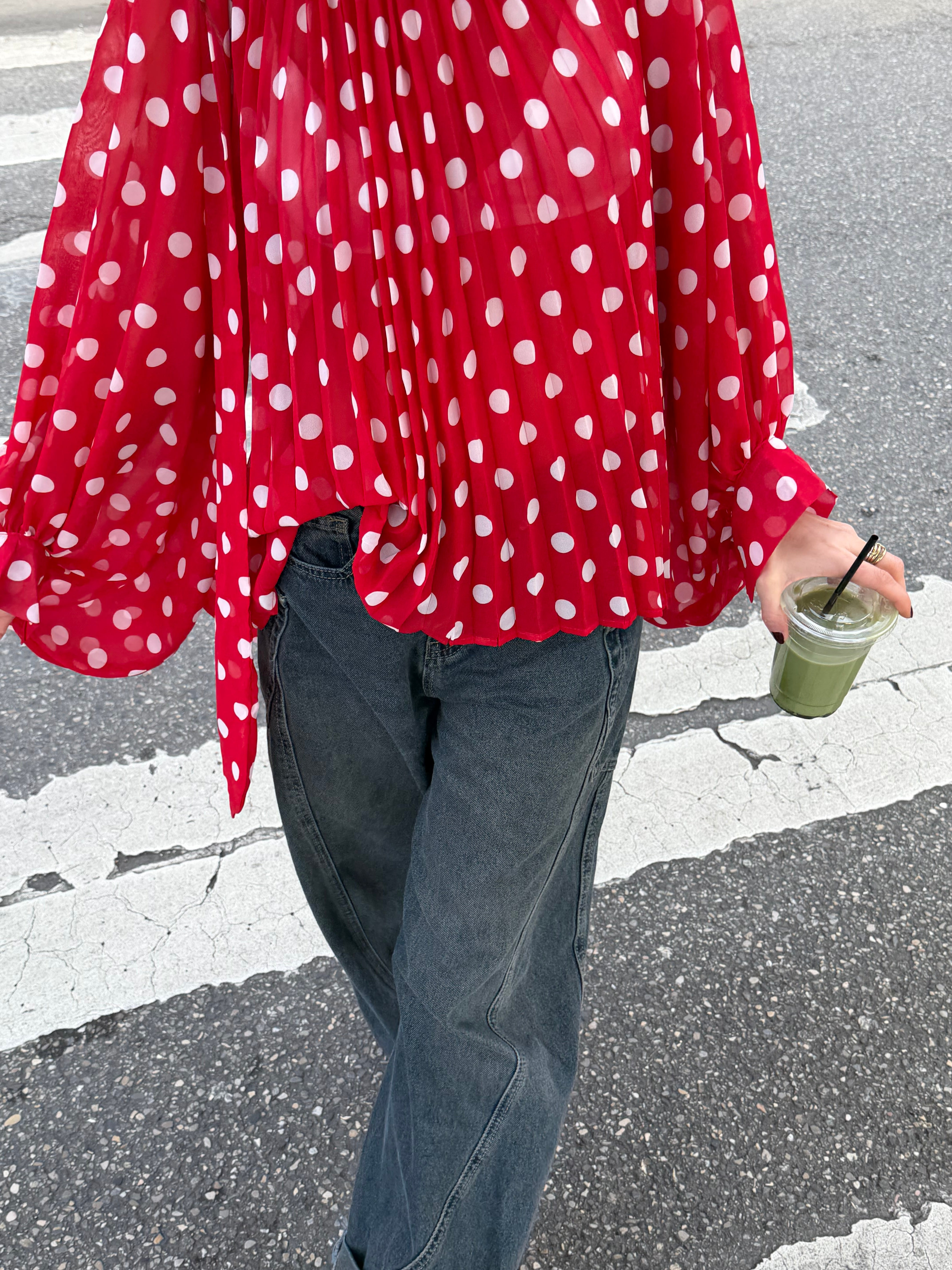 بلوزة إلينور حمراء