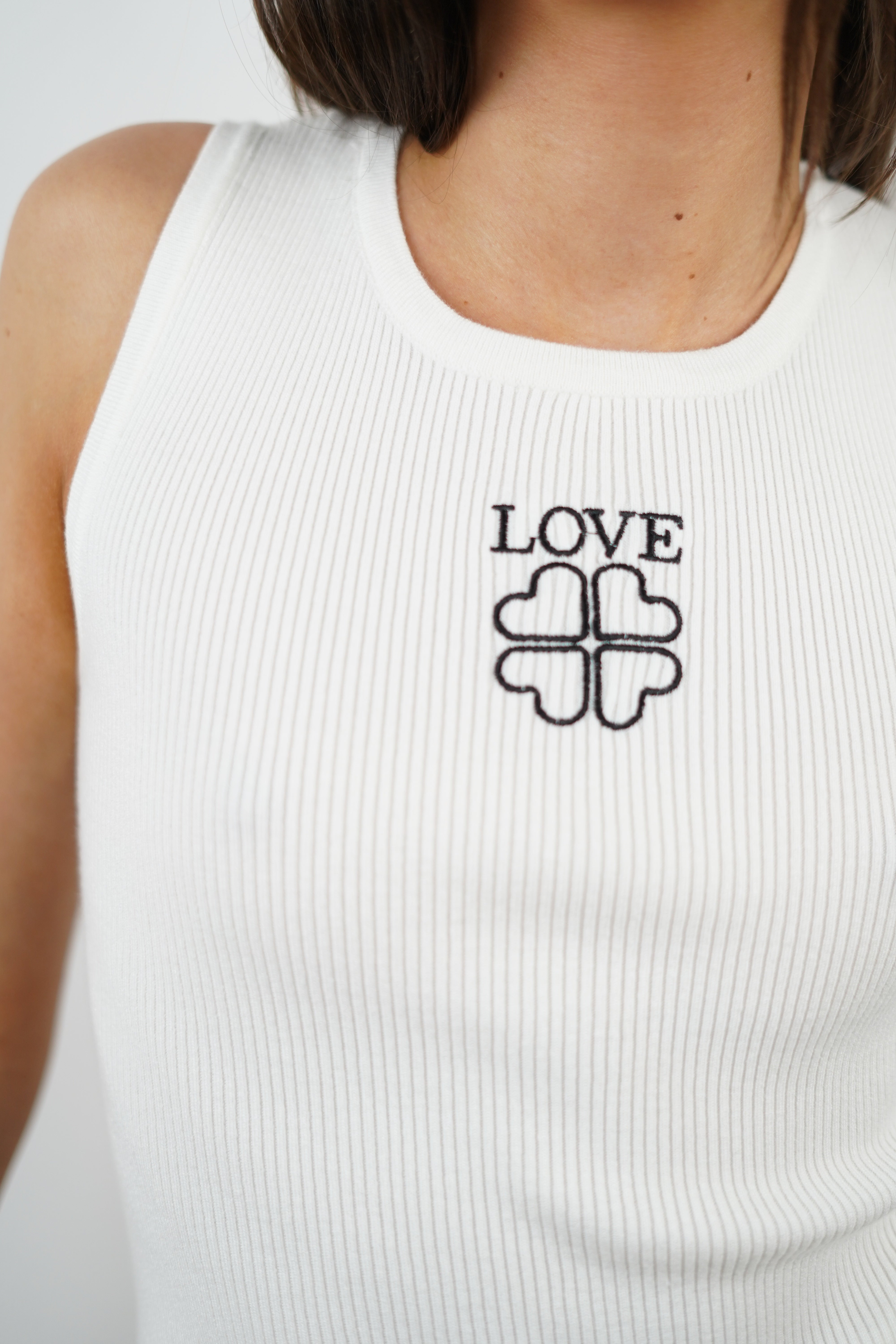 Weißes Love-Tanktop