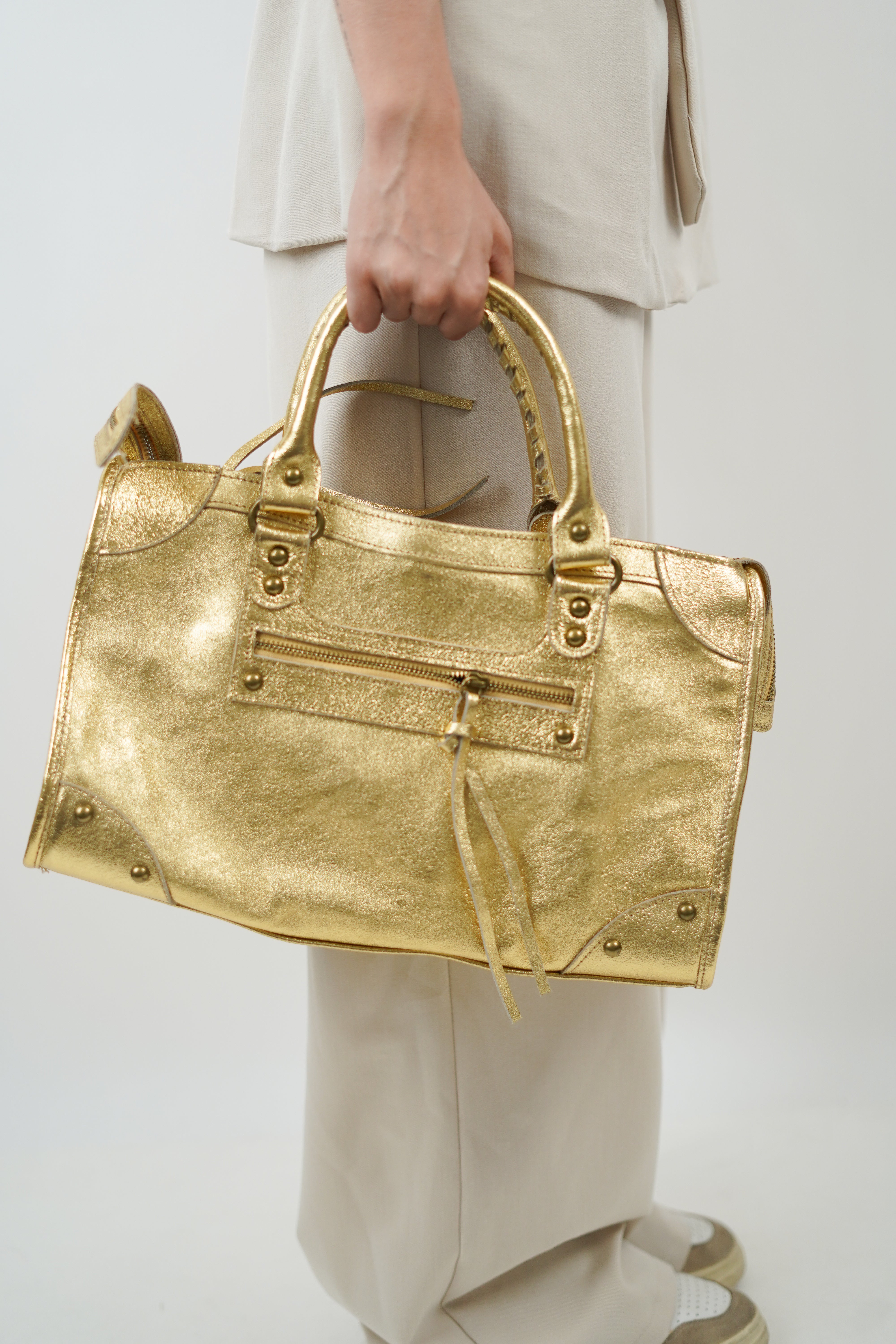 Goldene Clara-Tasche