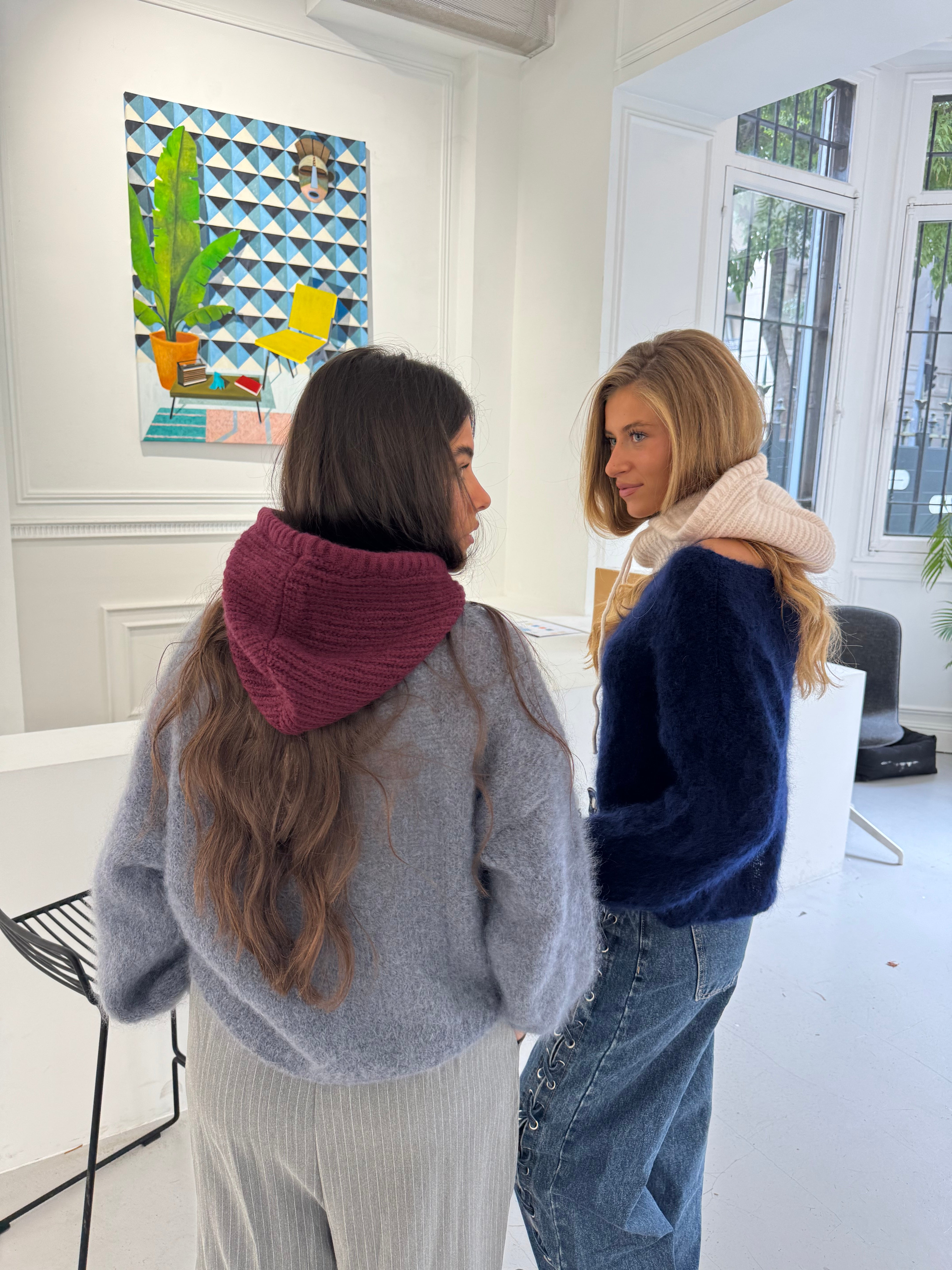 Burgunderrote Sturmhaube Diana