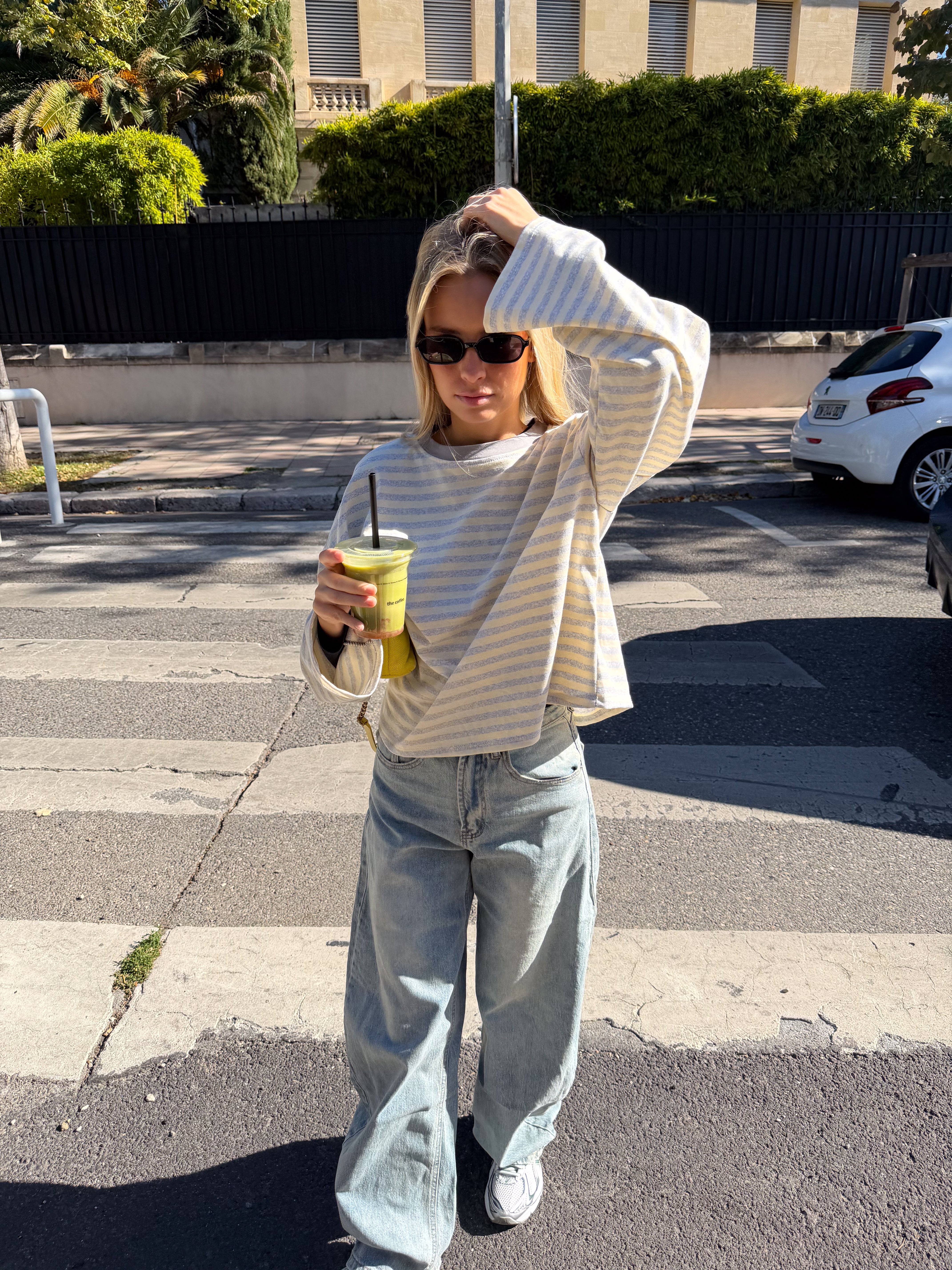 Océane cream and gray t-shirt