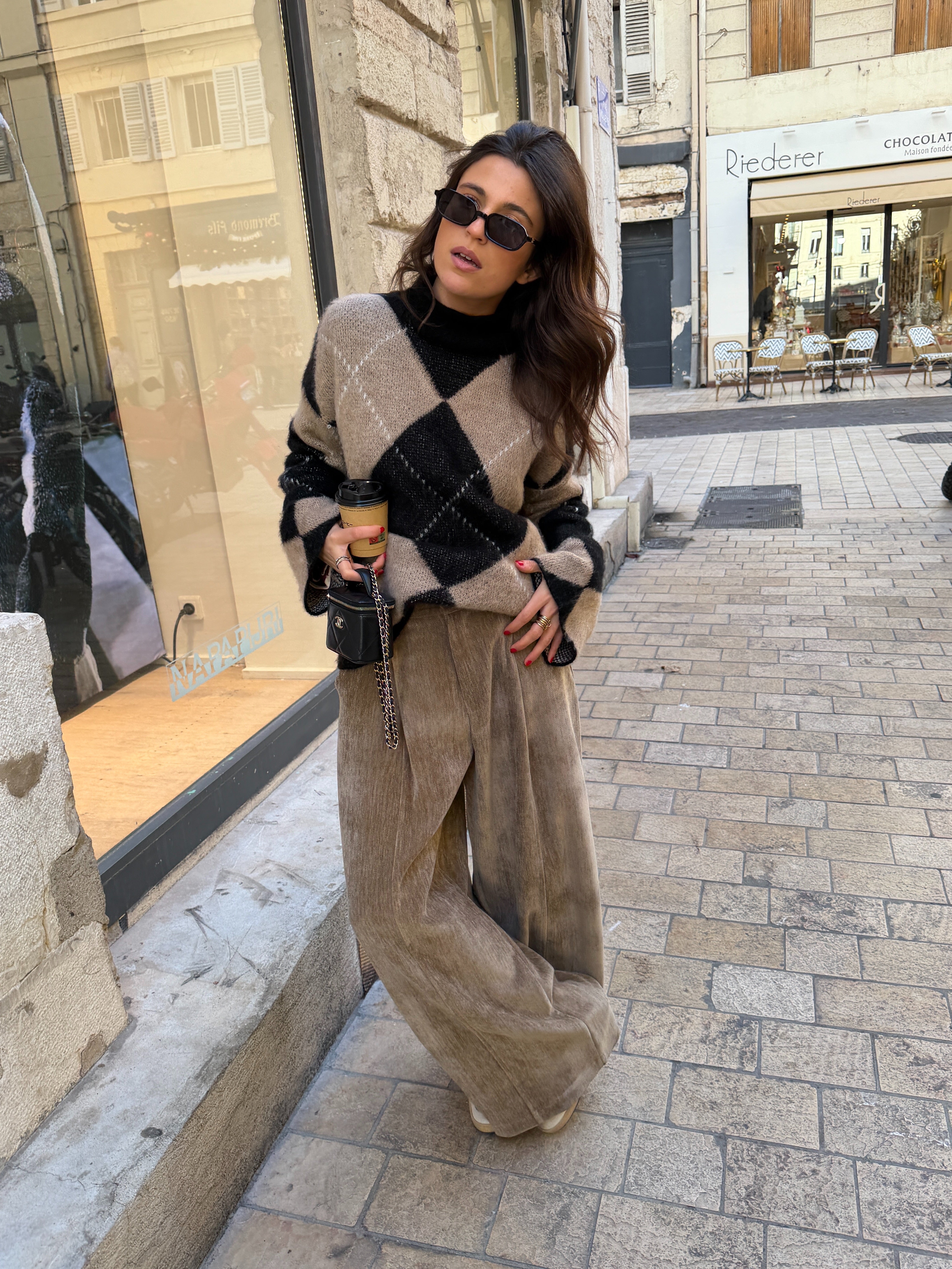 Candice schwarzer und beiger Pullover