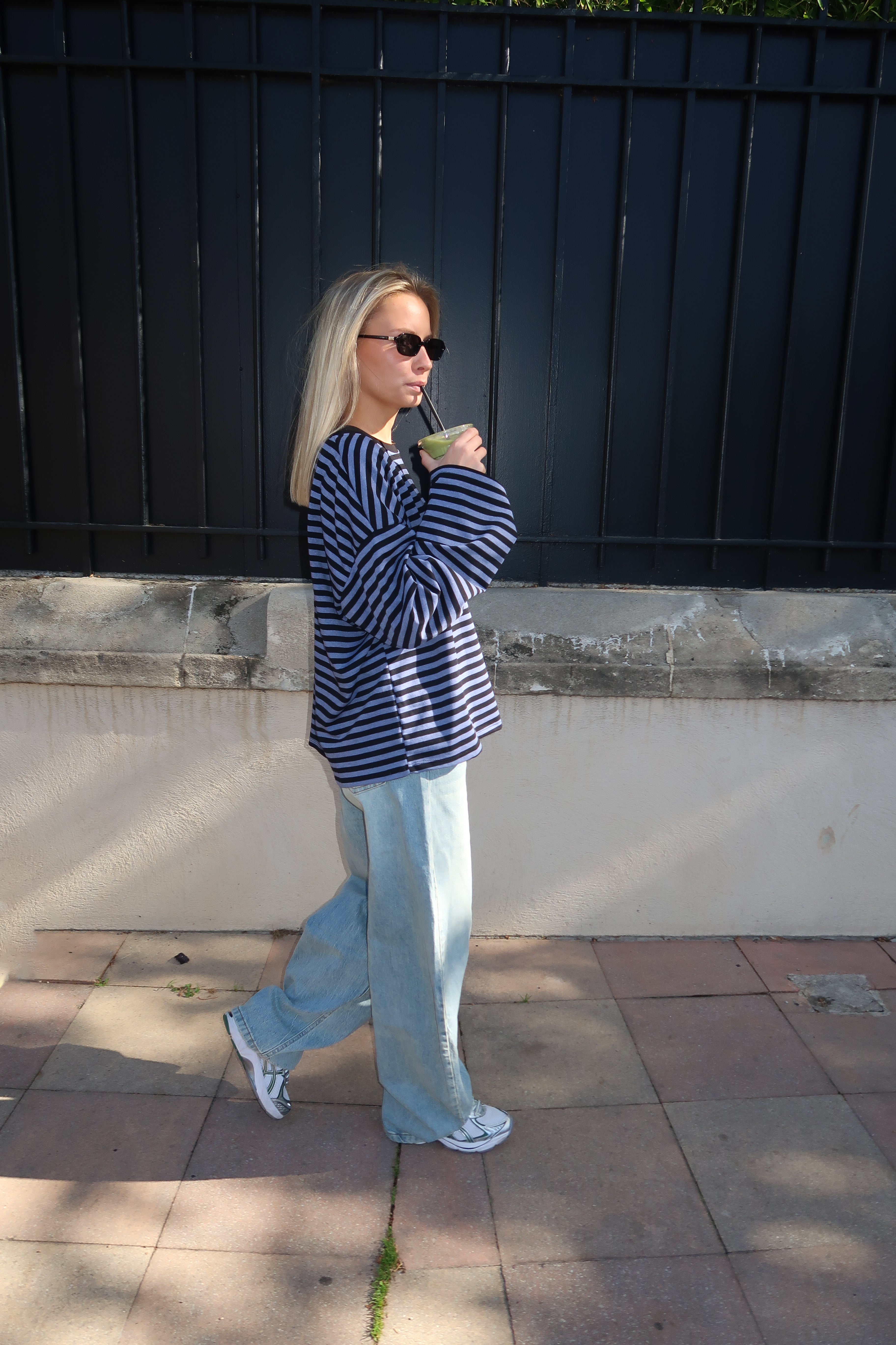 Océane blue-grey and black T-shirt