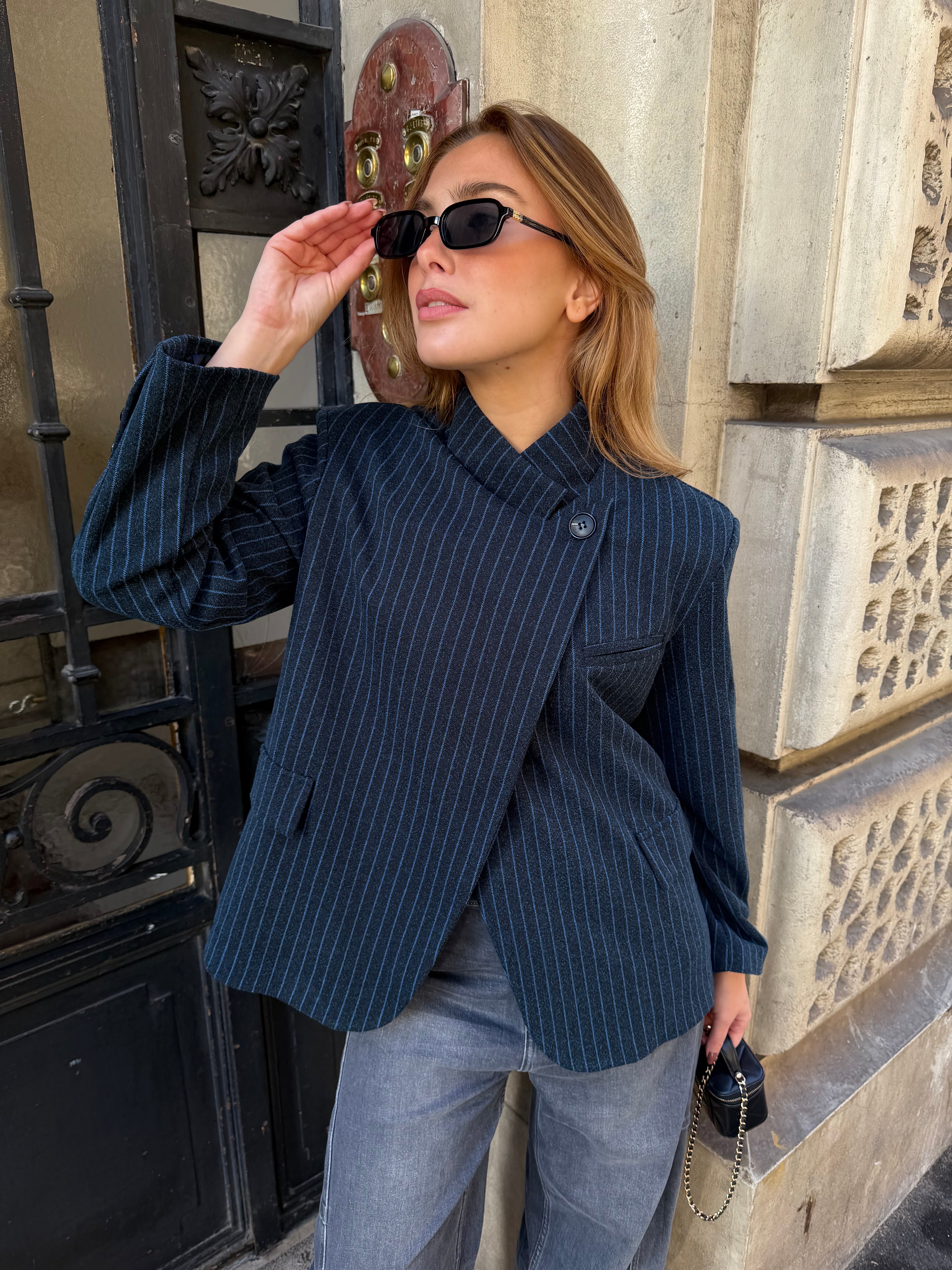 Marineblauer Naomi-Blazer