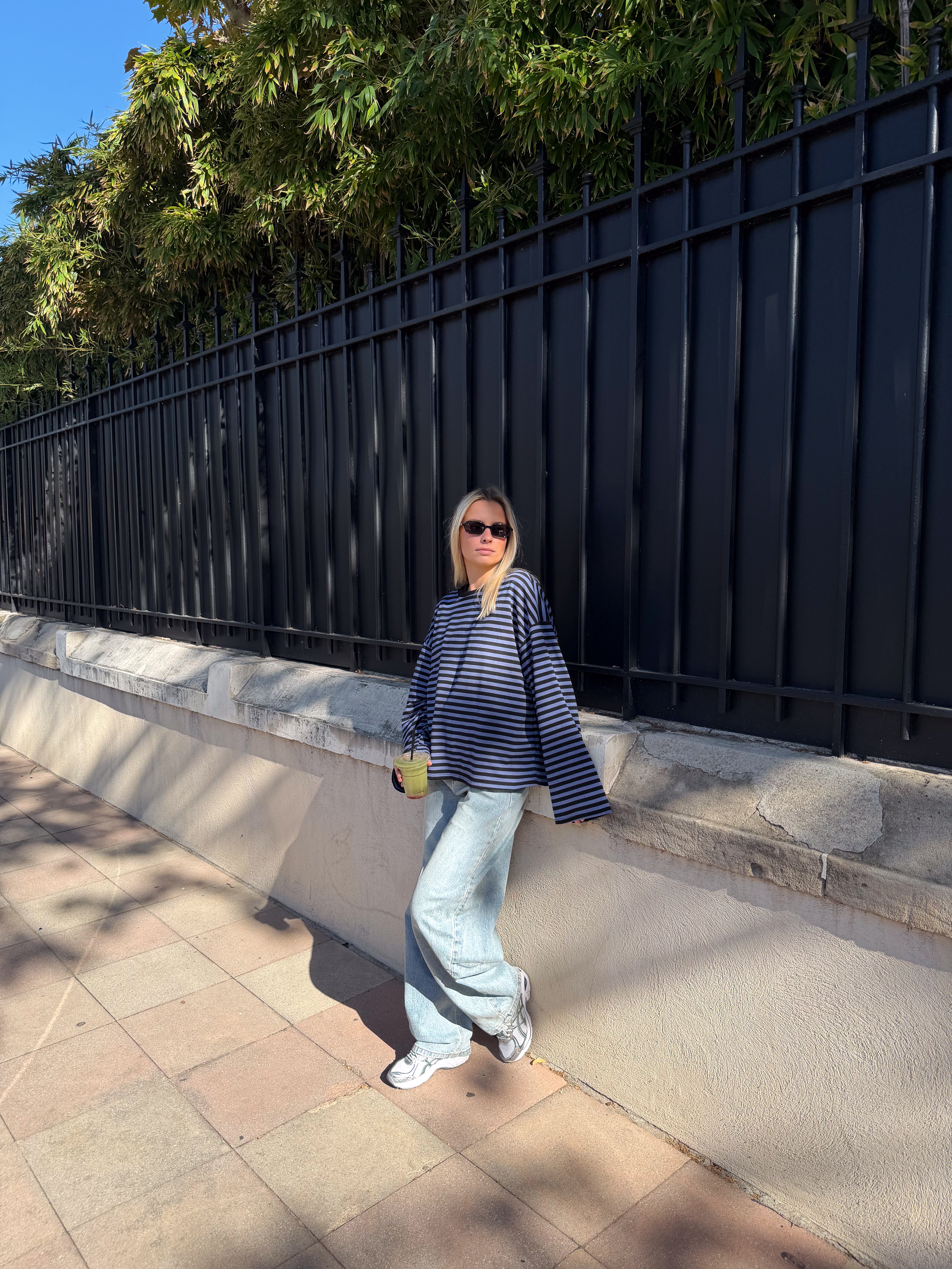 Océane blue-grey and black T-shirt