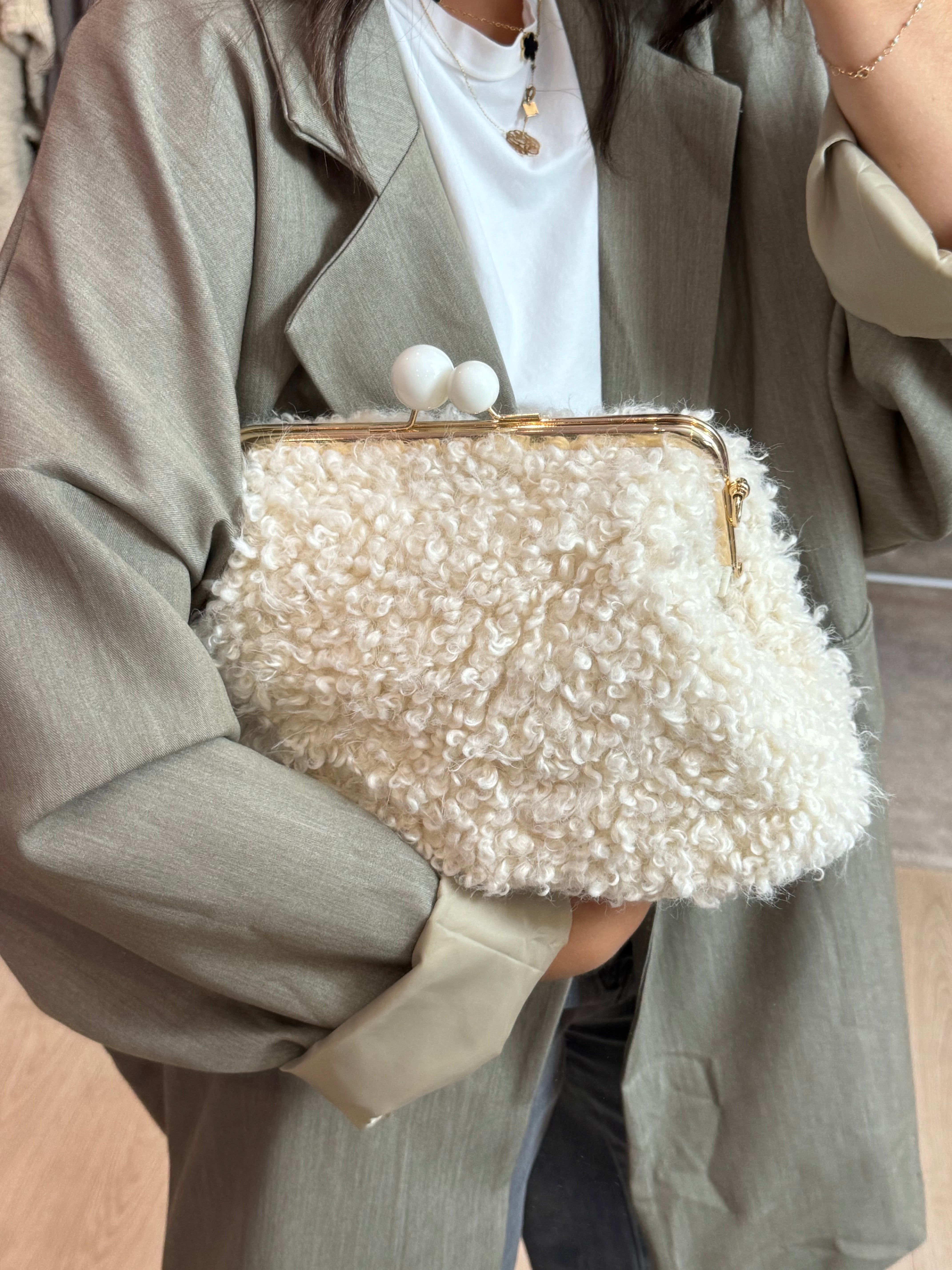 Pochette Carla