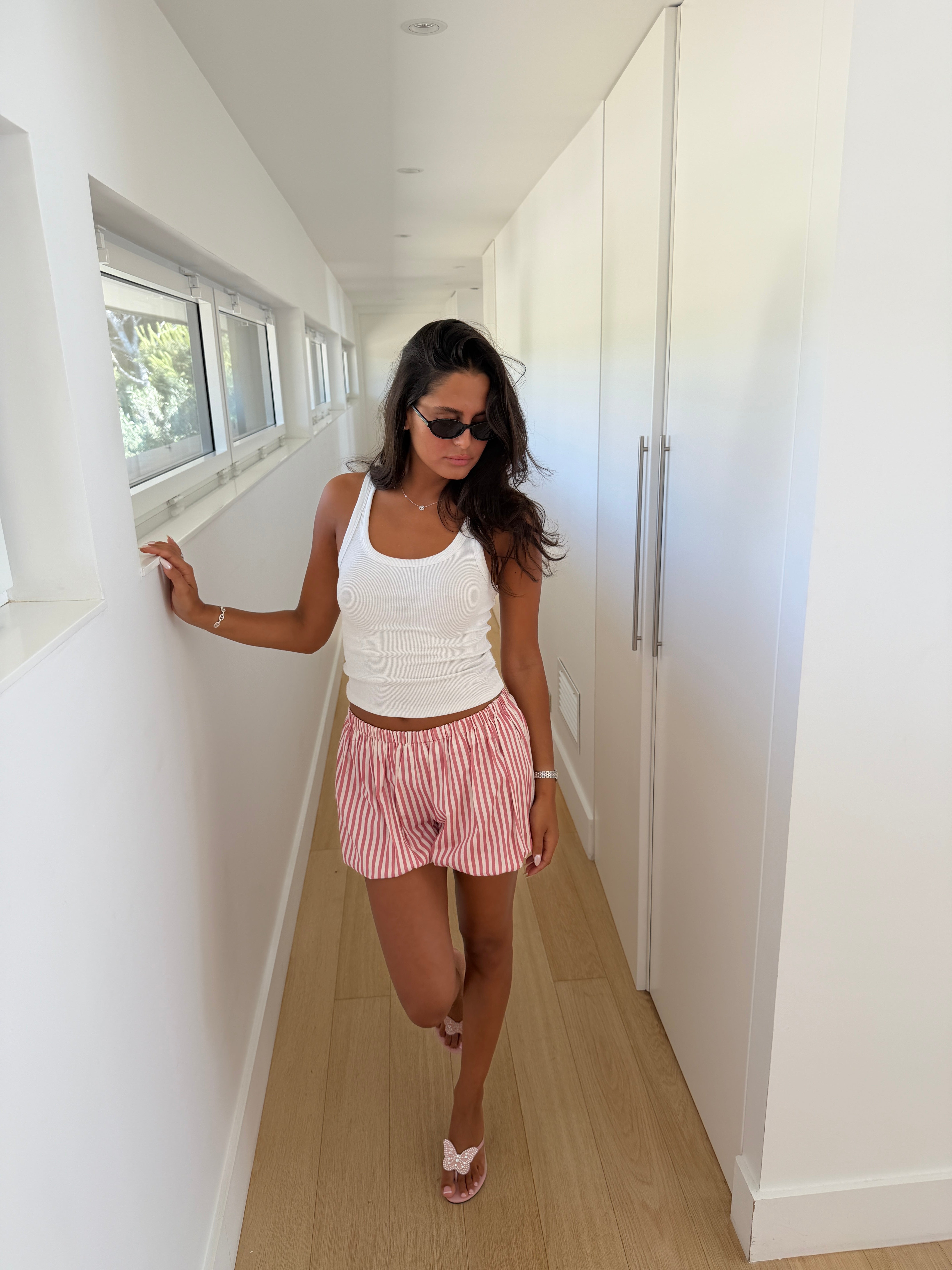 Valentina rød og hvit skjørt-shorts