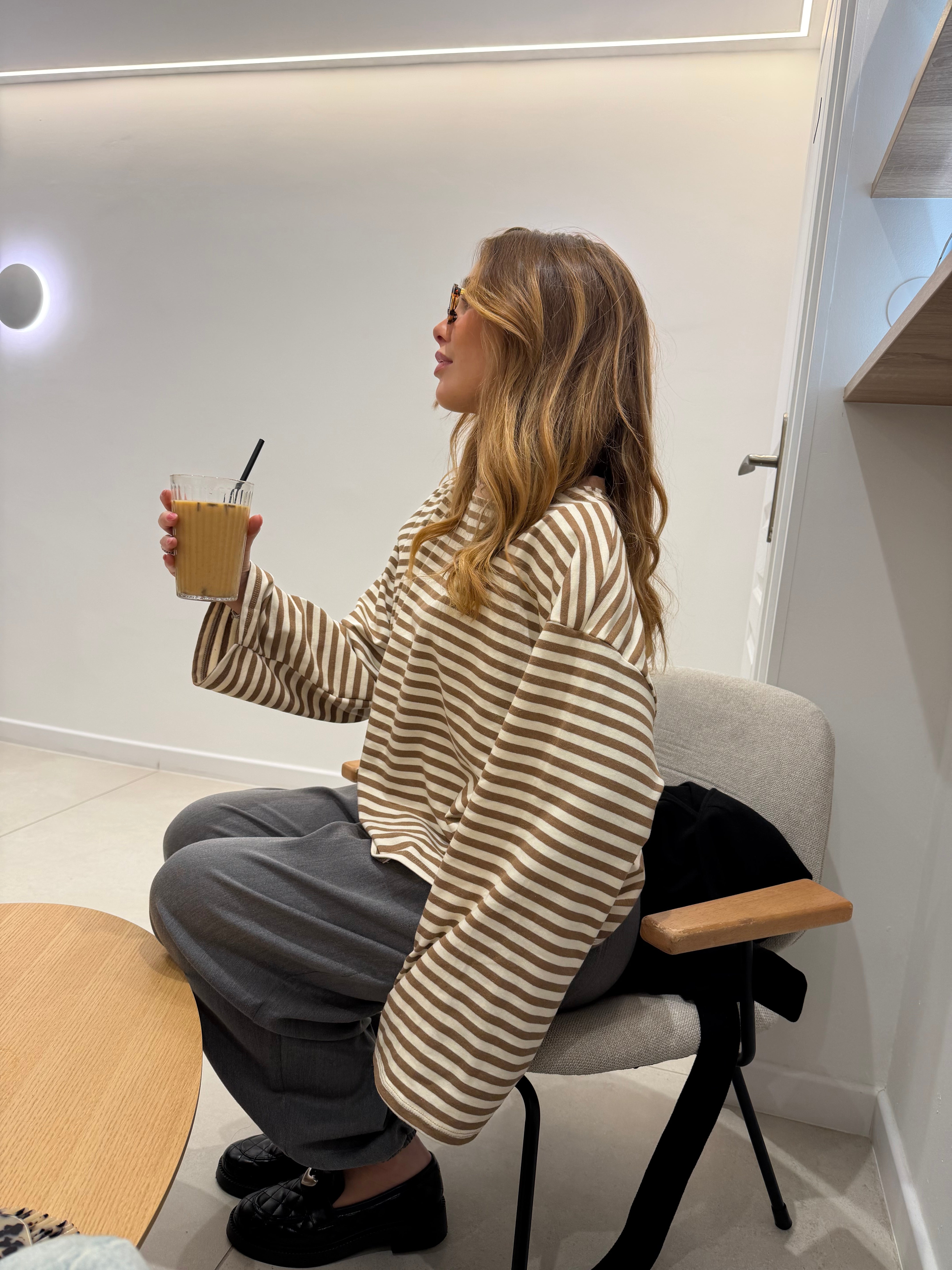 Oceane cream and taupe t-shirt