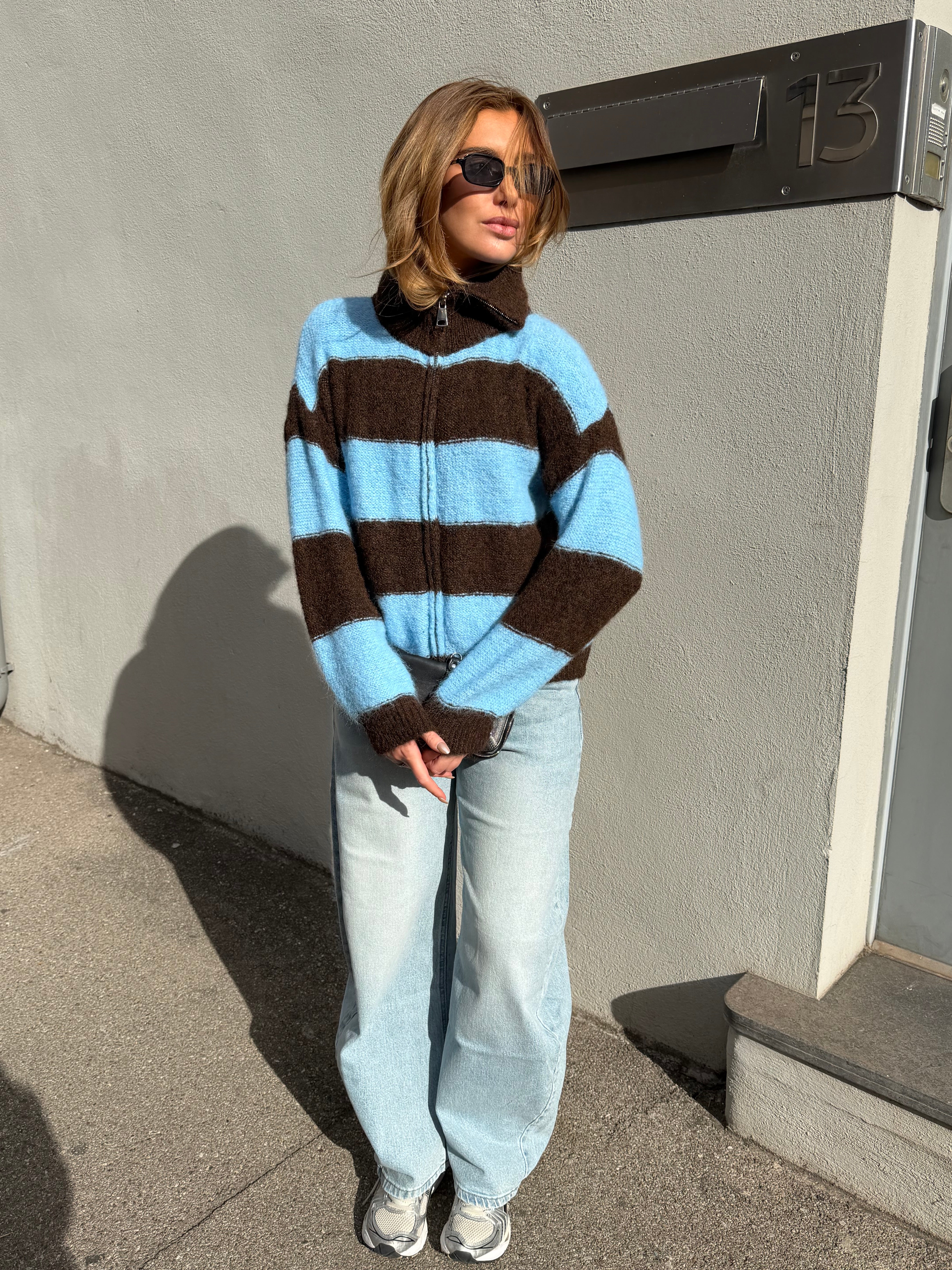 Gracie blaue und braune Weste