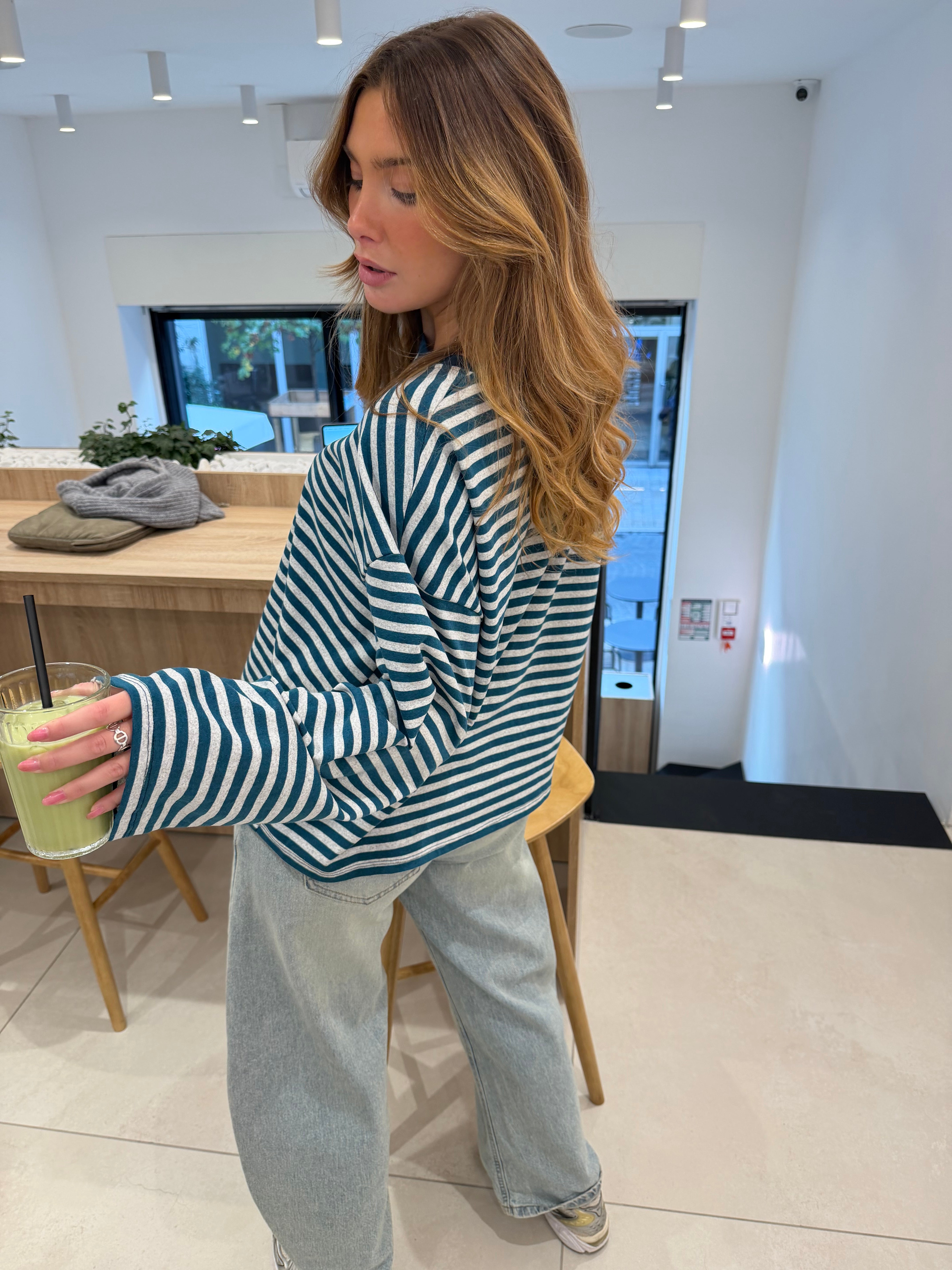 Océane grey and teal t-shirt