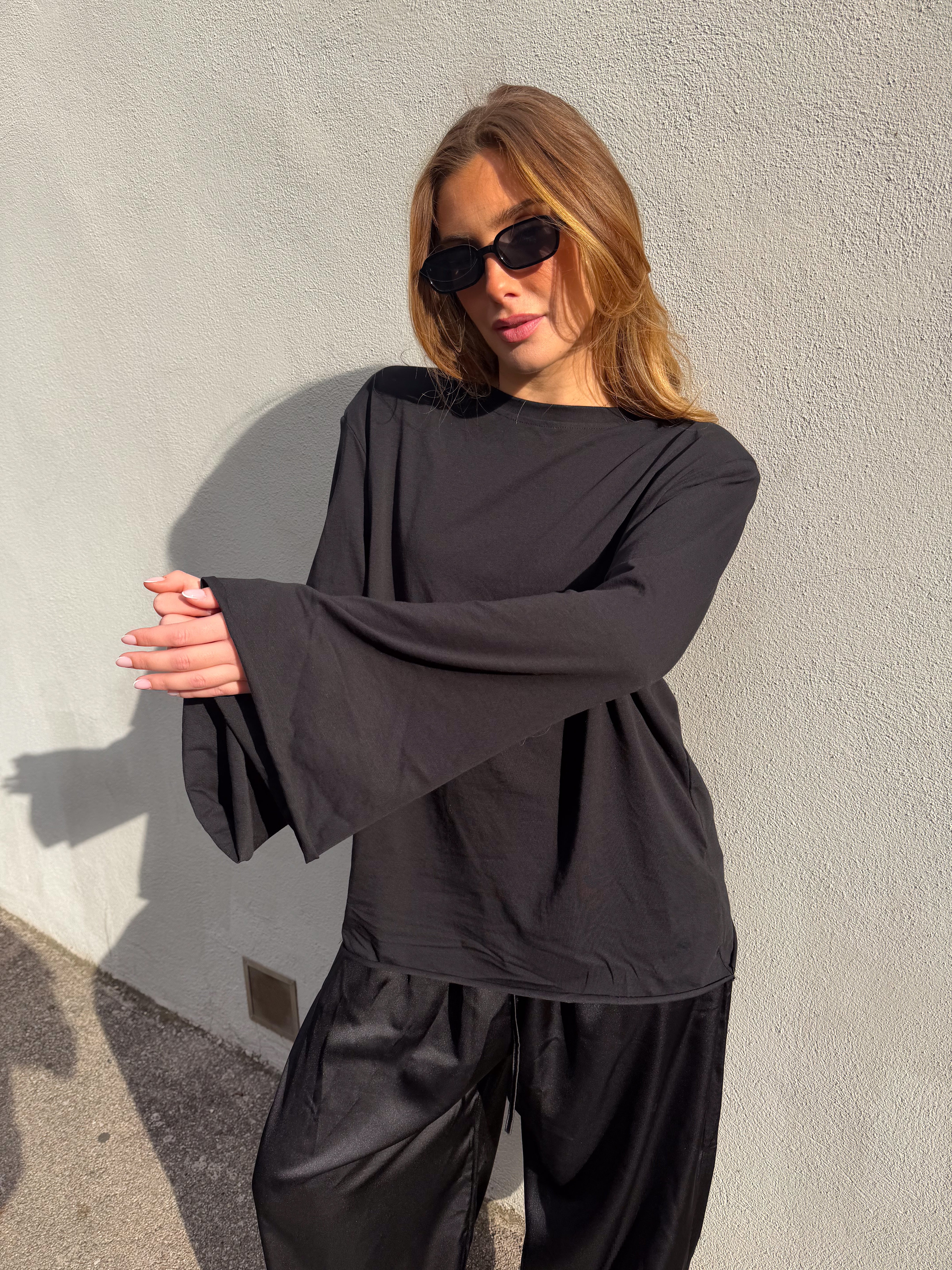 Tee-shirt Anouk noir avec épaulettes