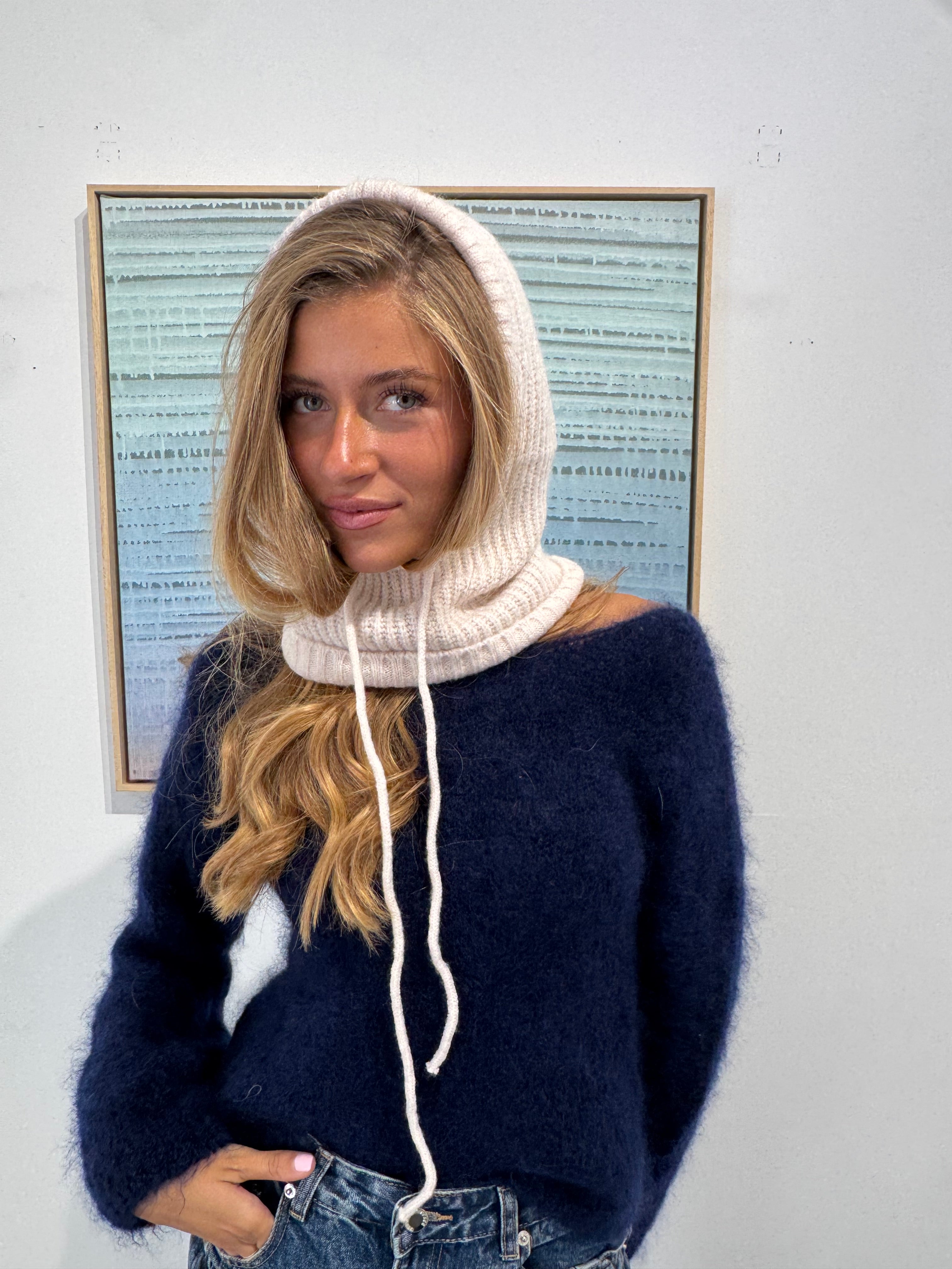 Beige Sturmhaube von Diana