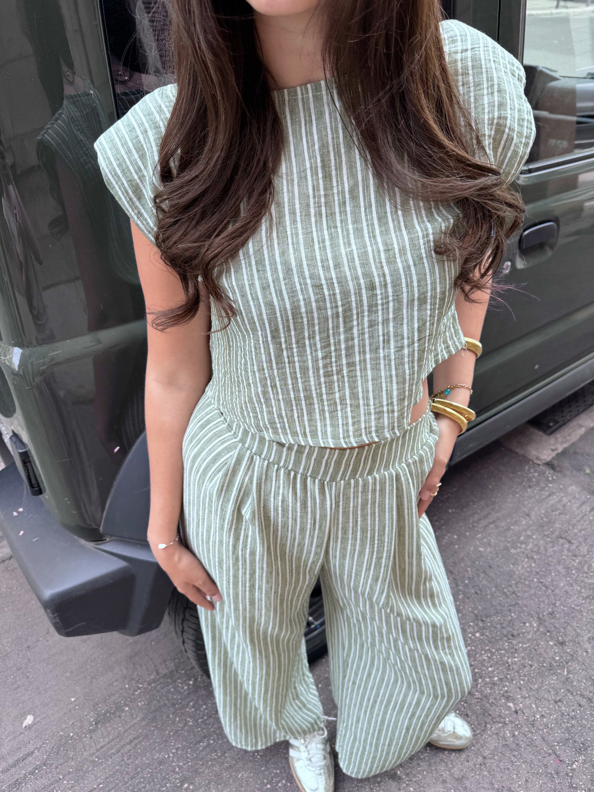 Ensemble haut et pantalon rayés verts