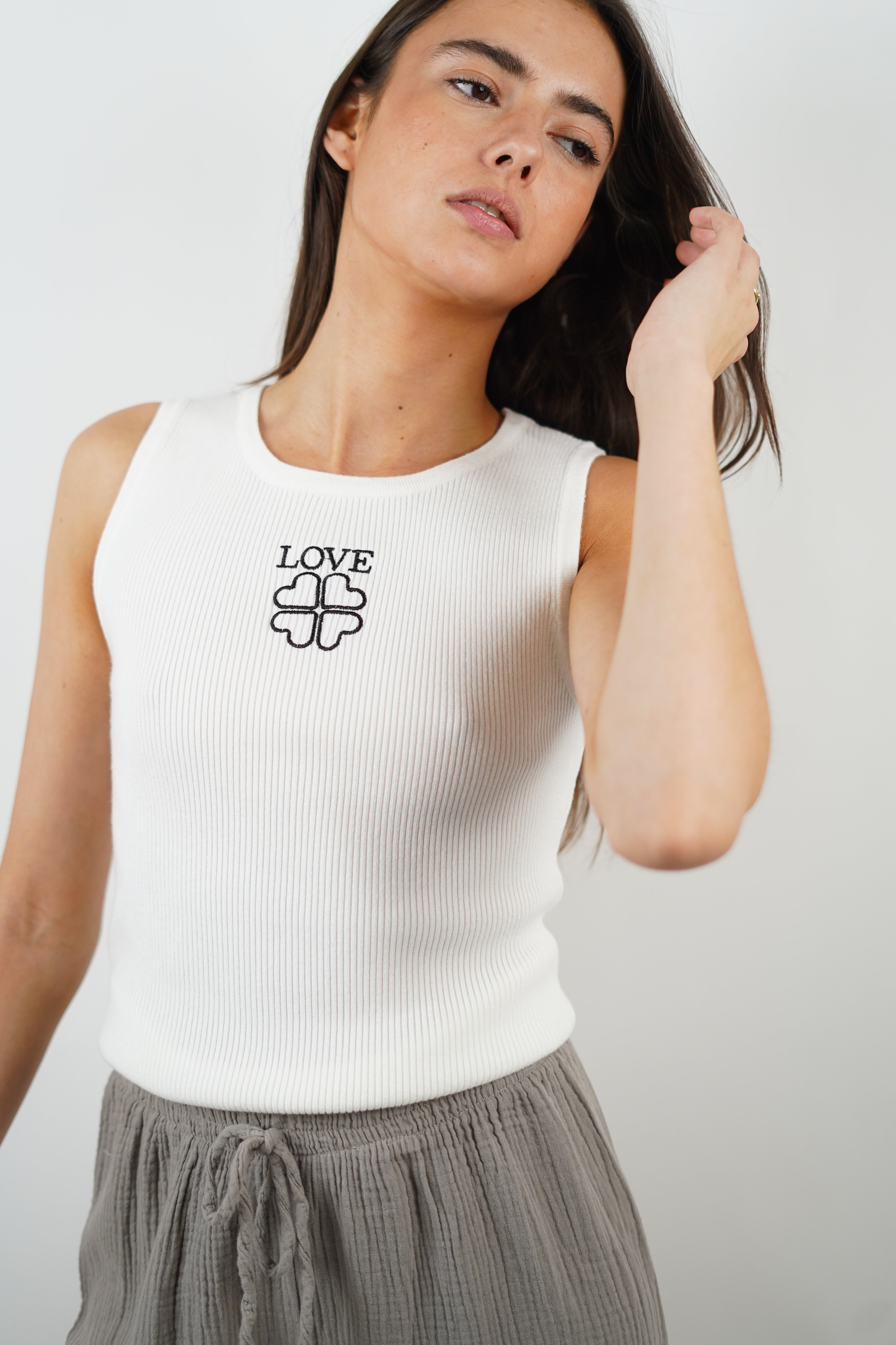 Weißes Love-Tanktop