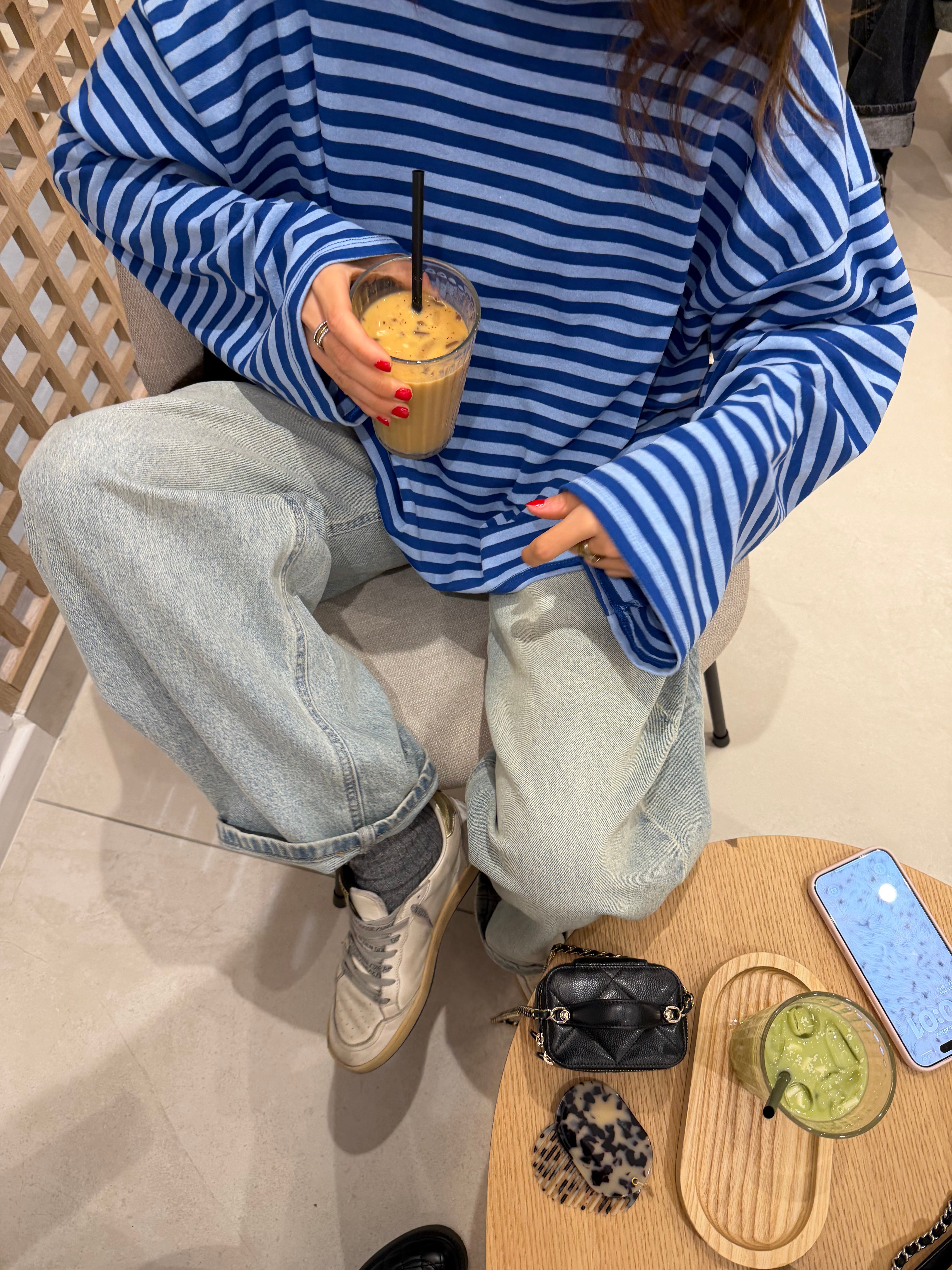 Océane sky blue and royal blue t-shirt (11/12)