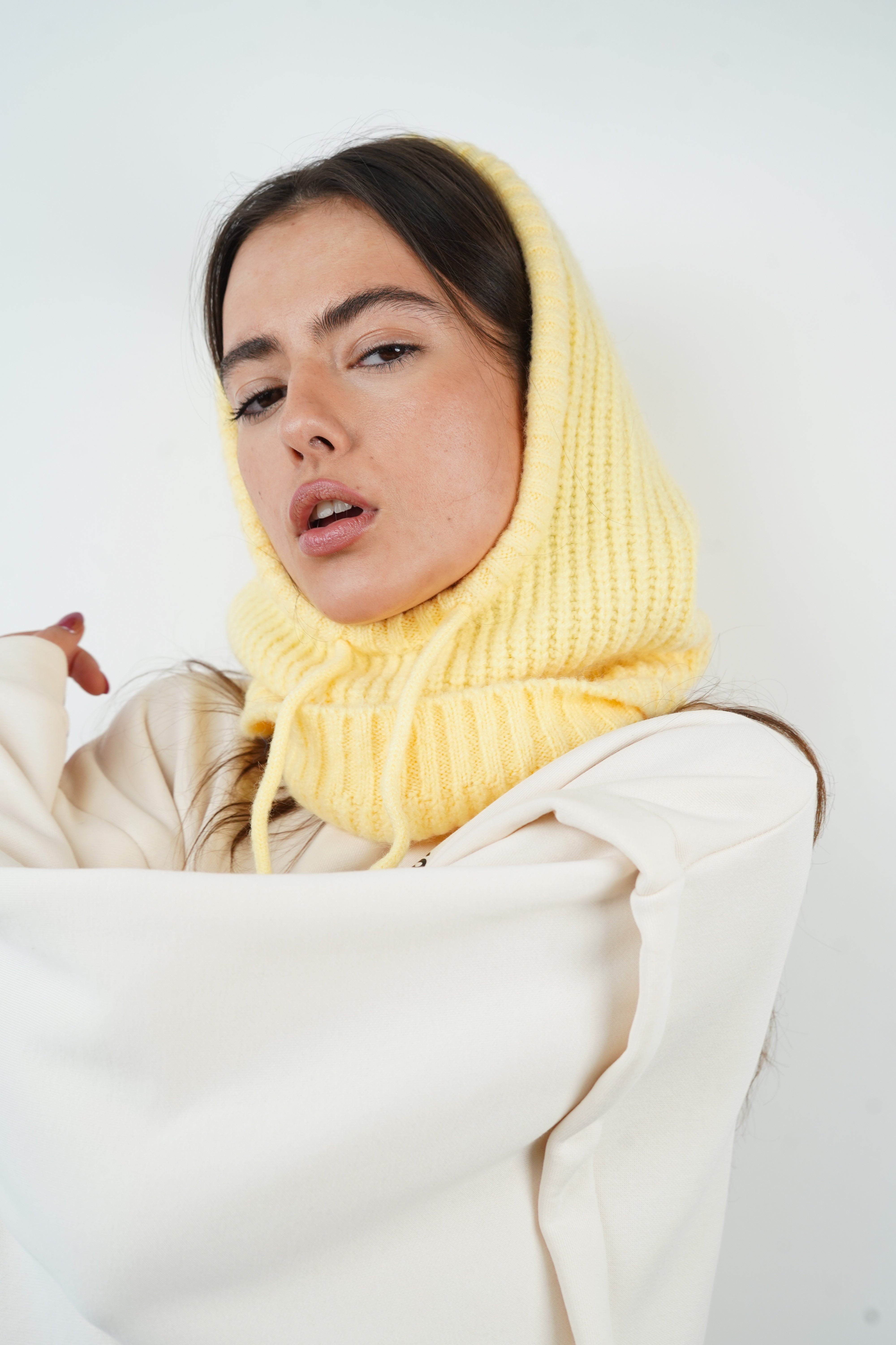 Diana yellow hood