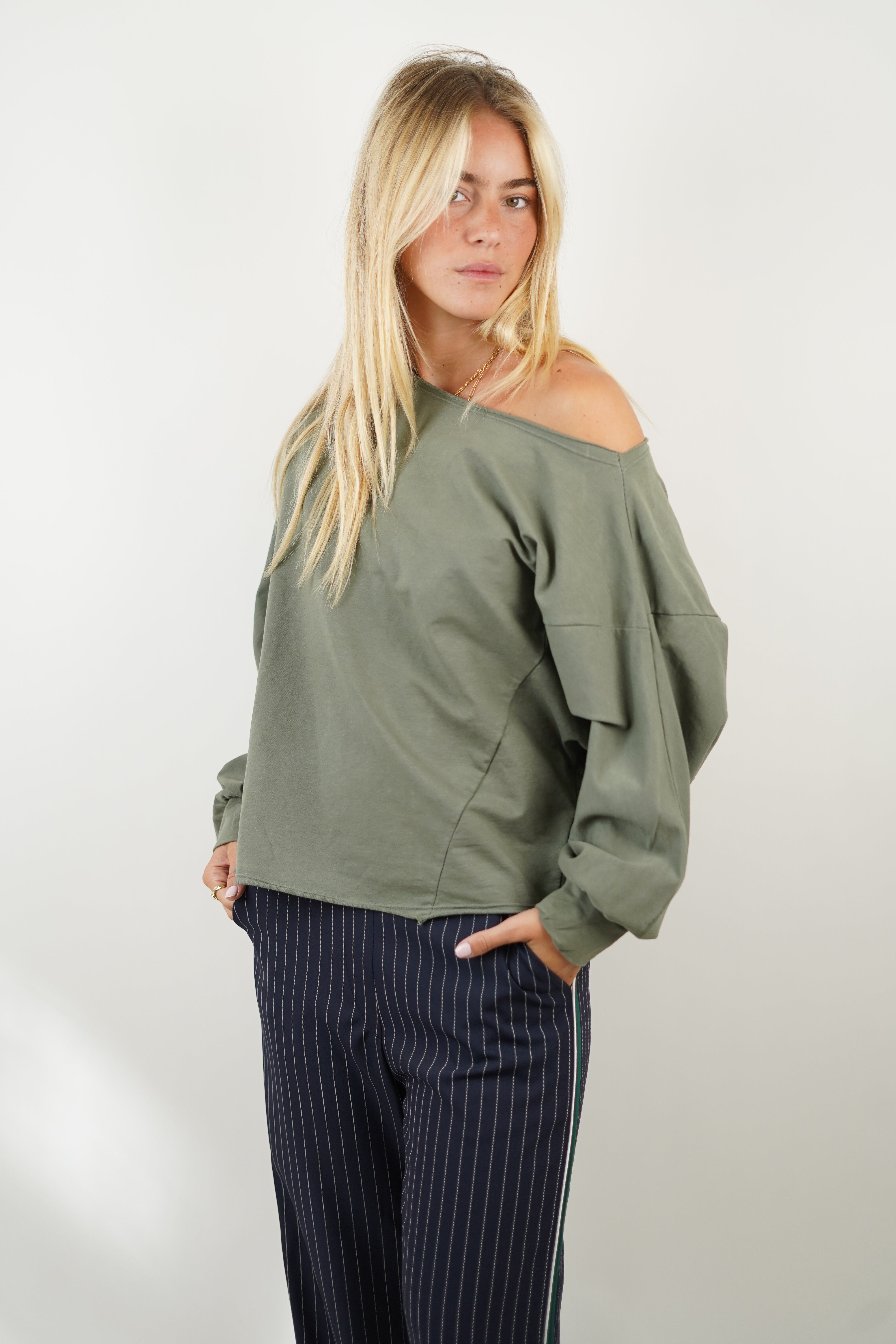 Juliette khaki t-shirt