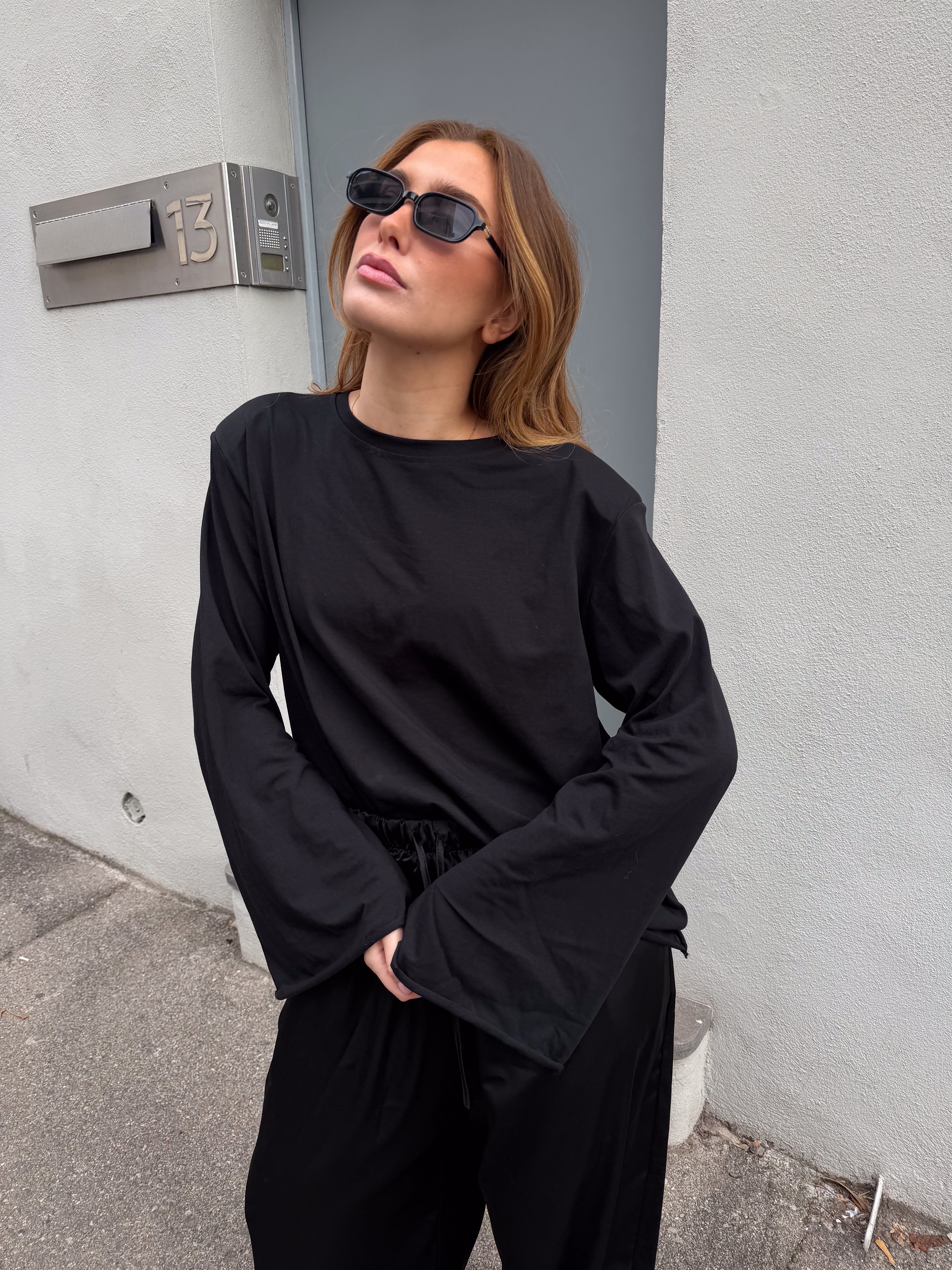 Tee-shirt Anouk noir avec épaulettes