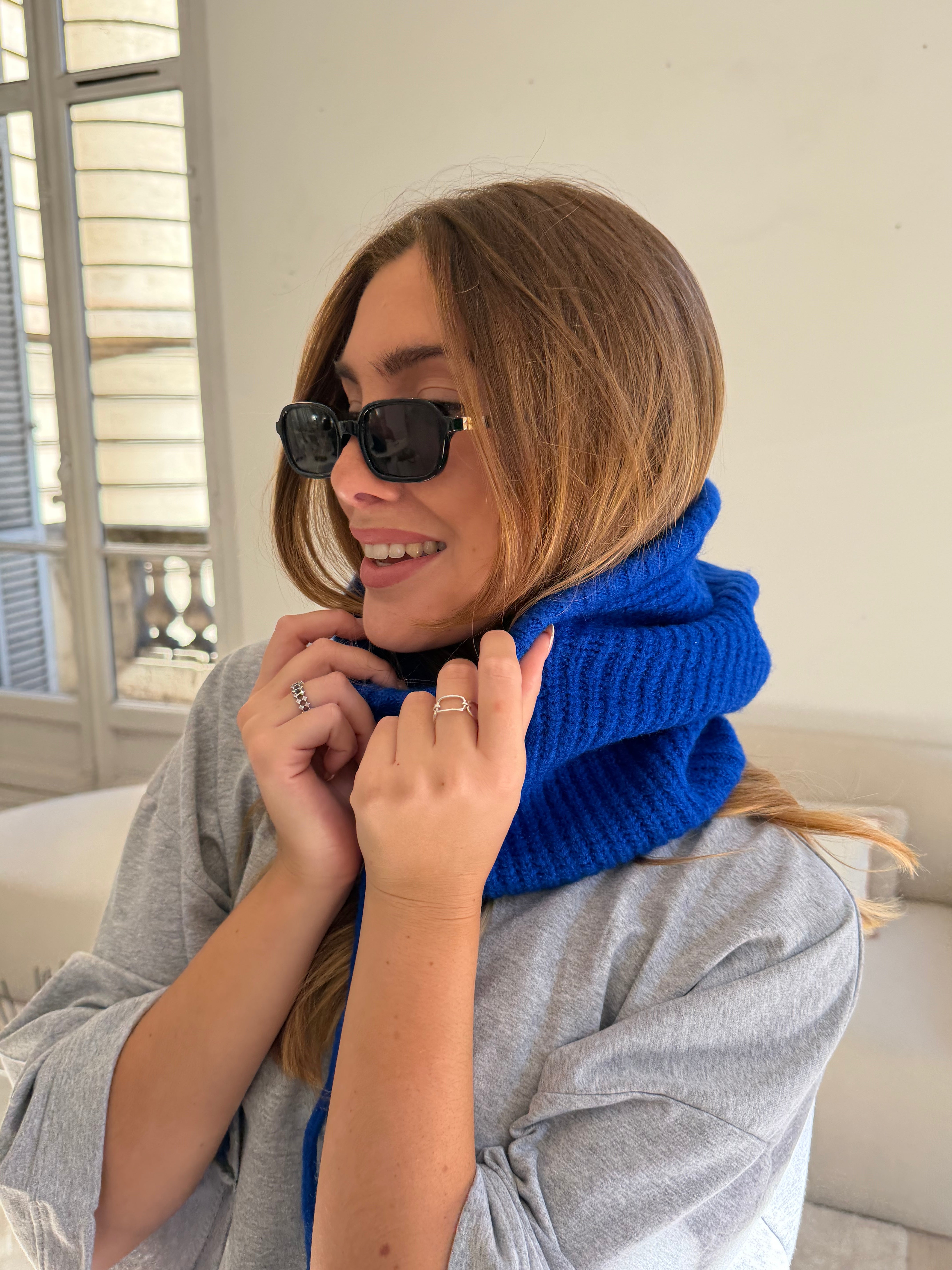 Diana Sturmhaube in Elektroblau